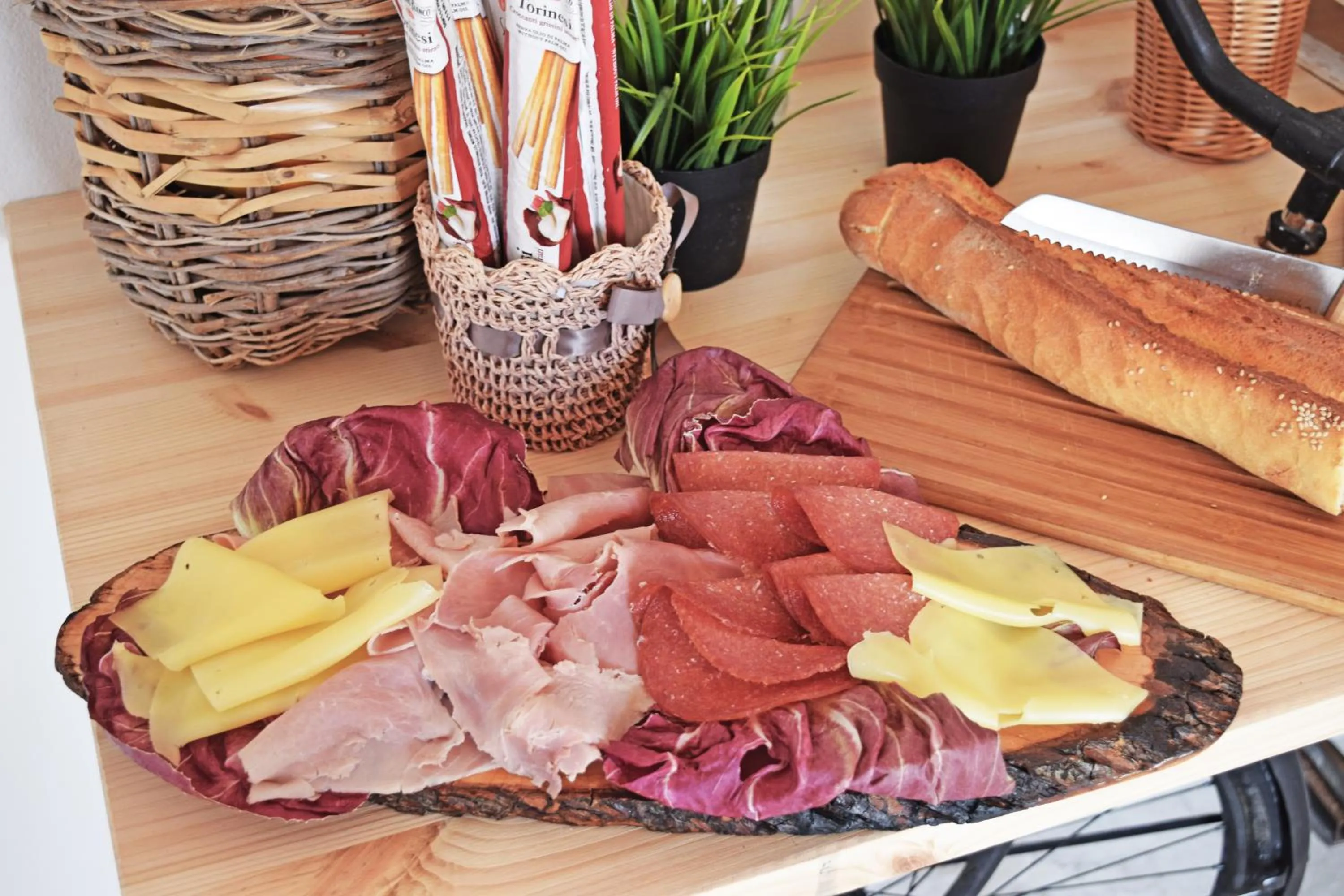 Food and drinks in Antico Borgo dei Templi