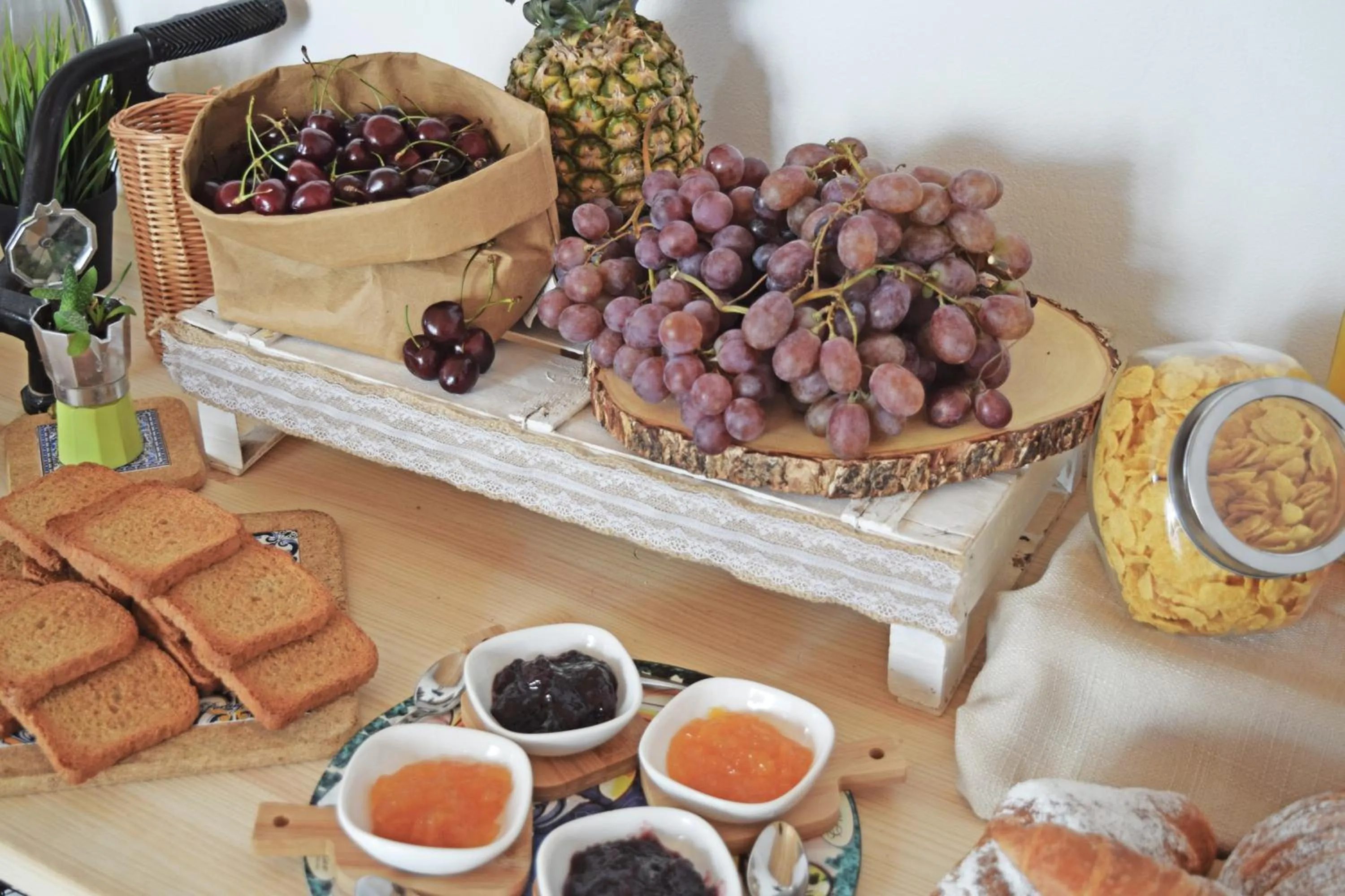 Food and drinks in Antico Borgo dei Templi