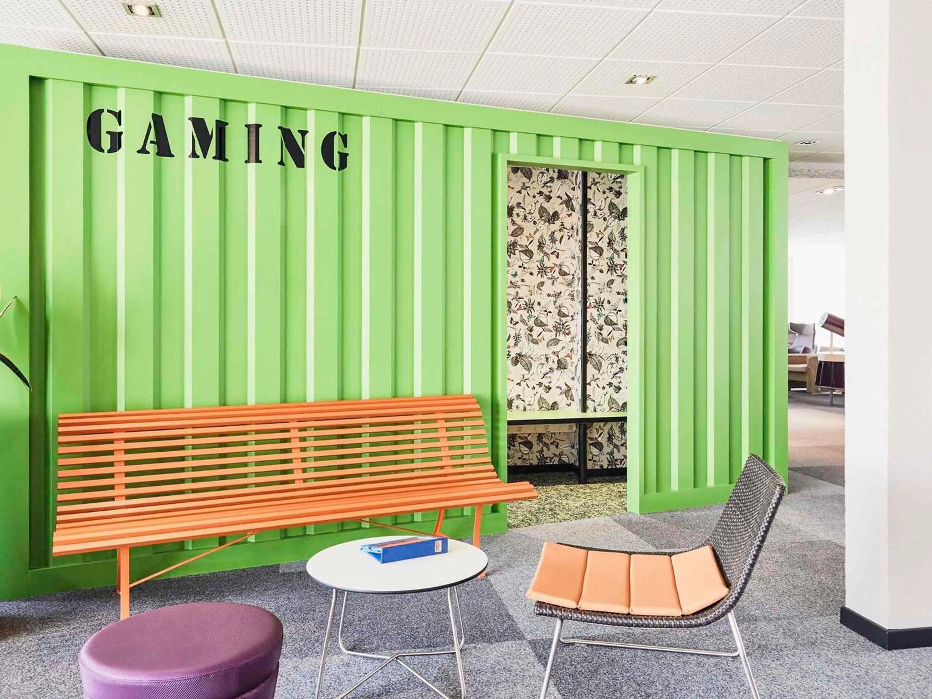 Lounge or bar in ibis Styles Marseille Aéroport