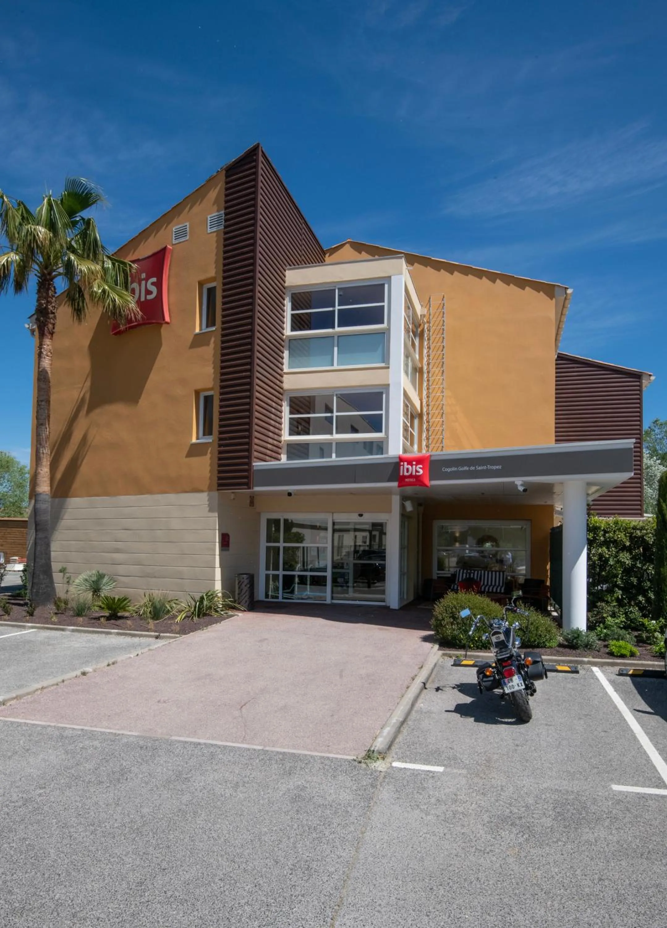 Property building in ibis Golfe de Saint-Tropez