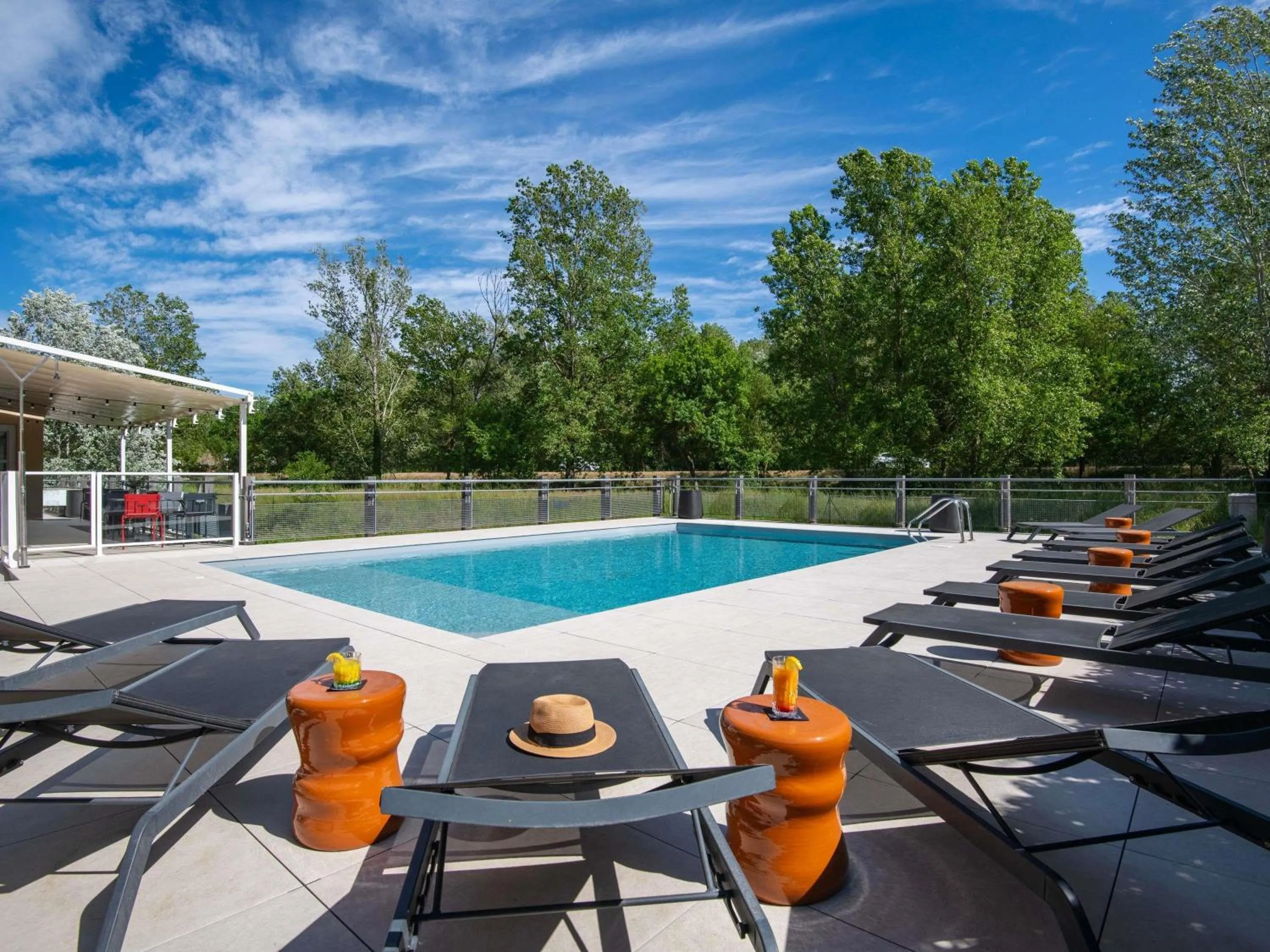Pool view in ibis Golfe de Saint-Tropez