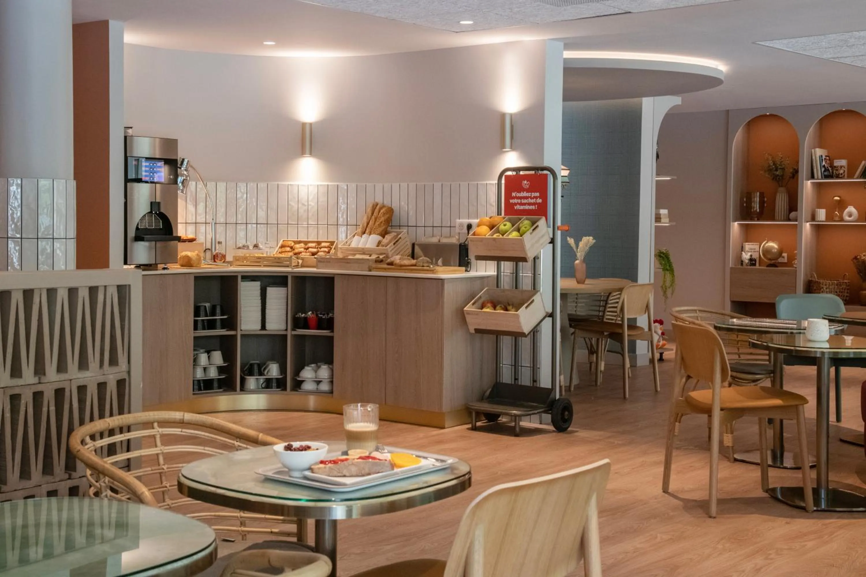 Food and drinks in ibis Golfe de Saint-Tropez