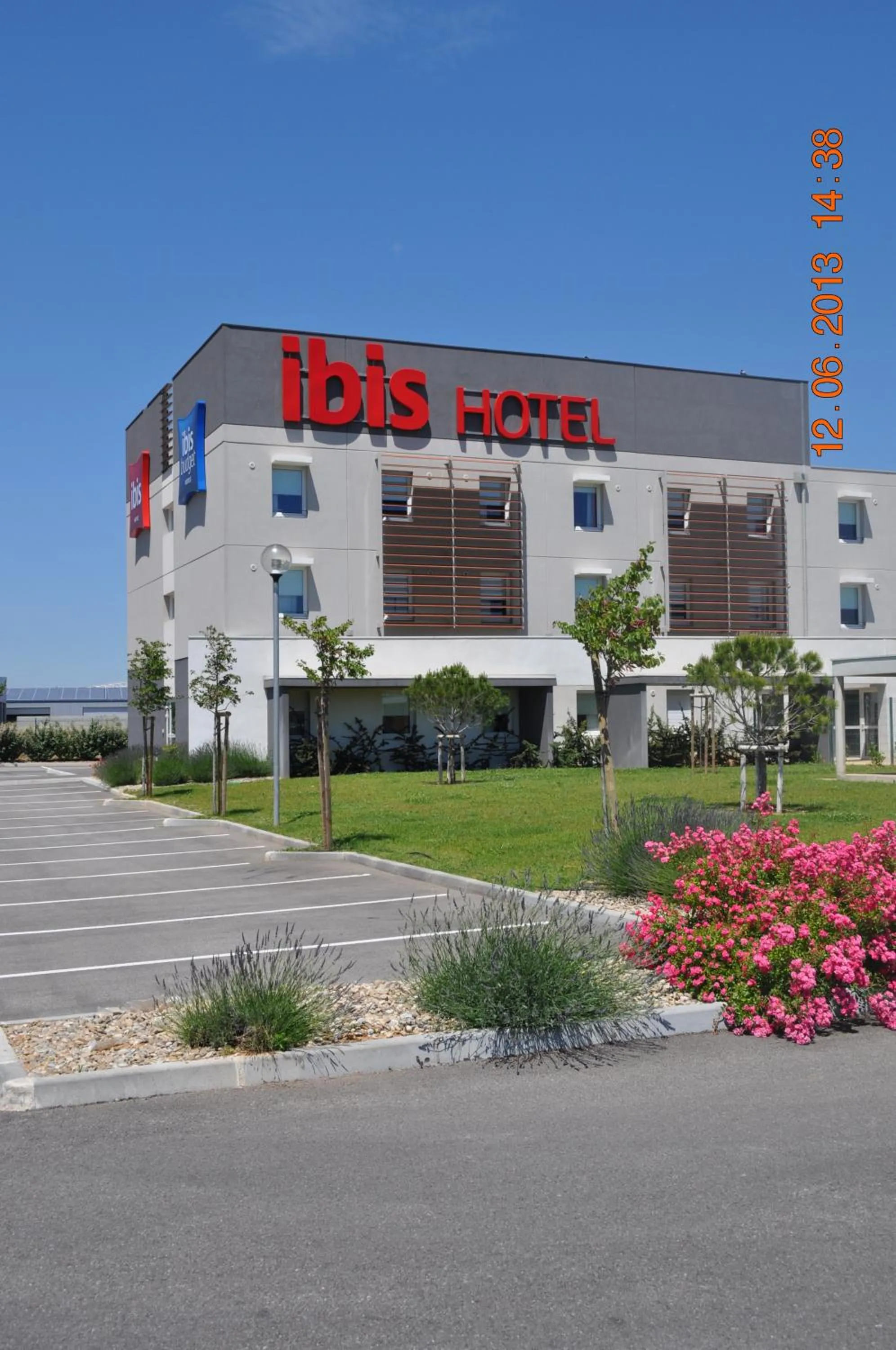 Property building in ibis Istres Trigance