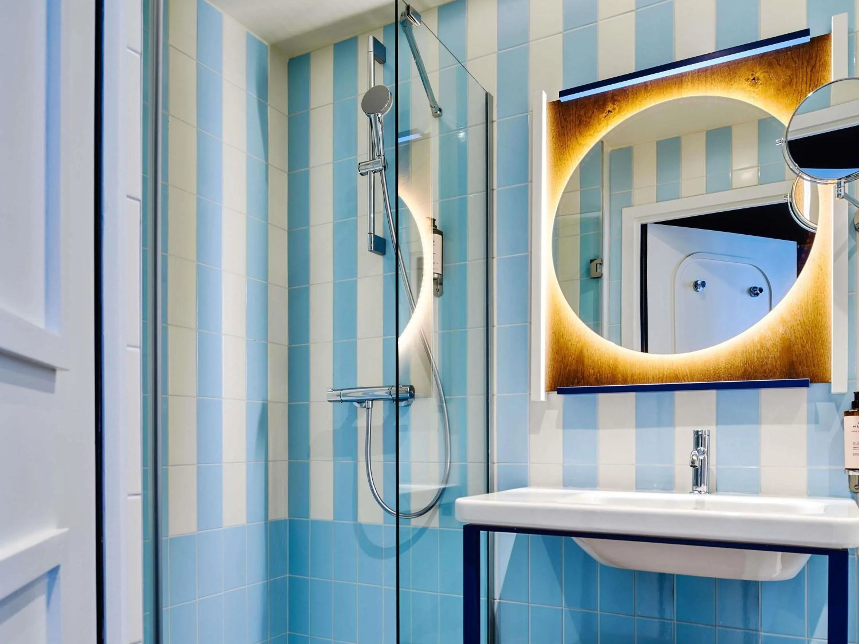 Bedroom in Mercure Paris Butte Montmartre Basilique