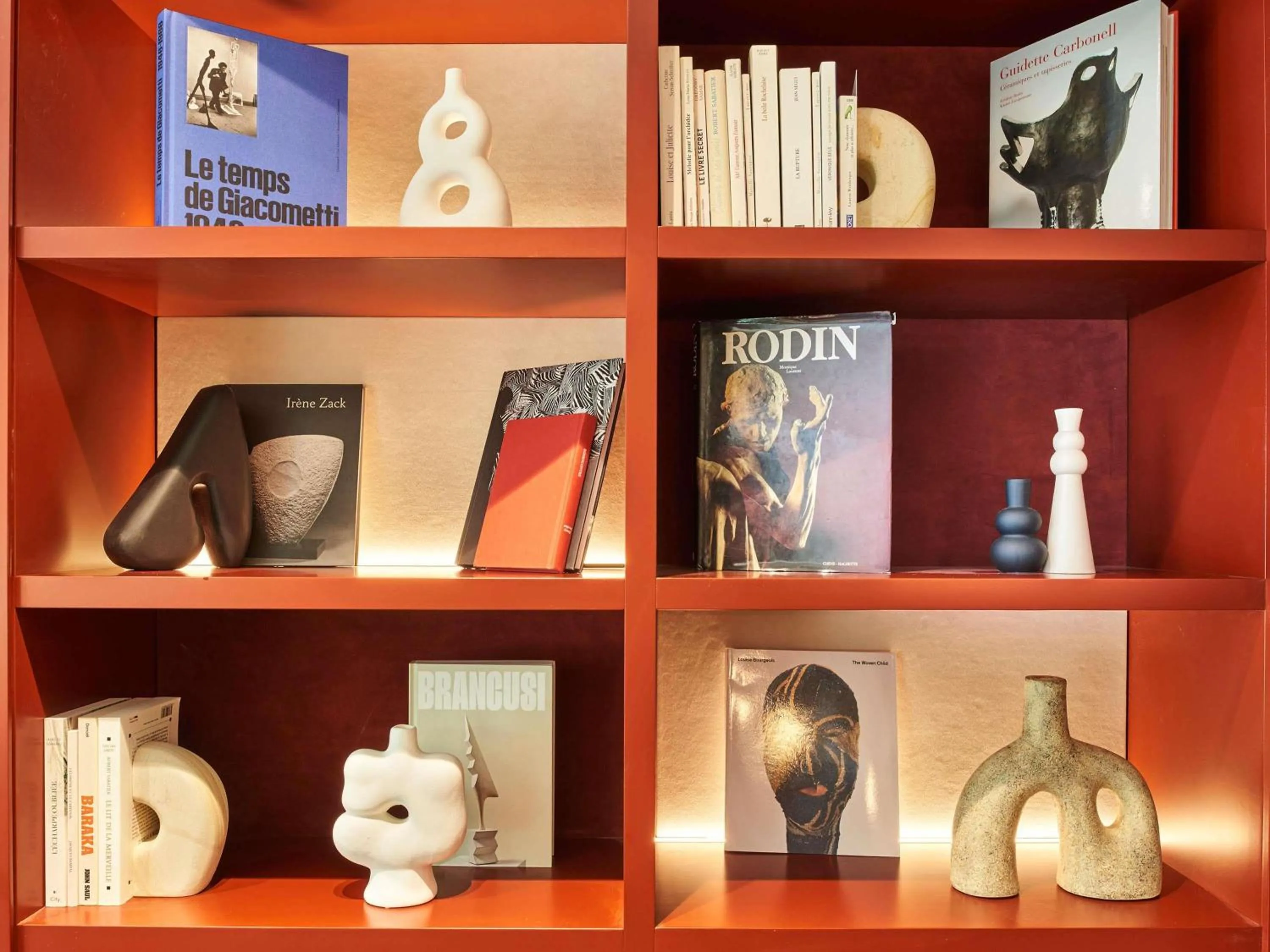 Property building in Mercure Paris Butte Montmartre Basilique