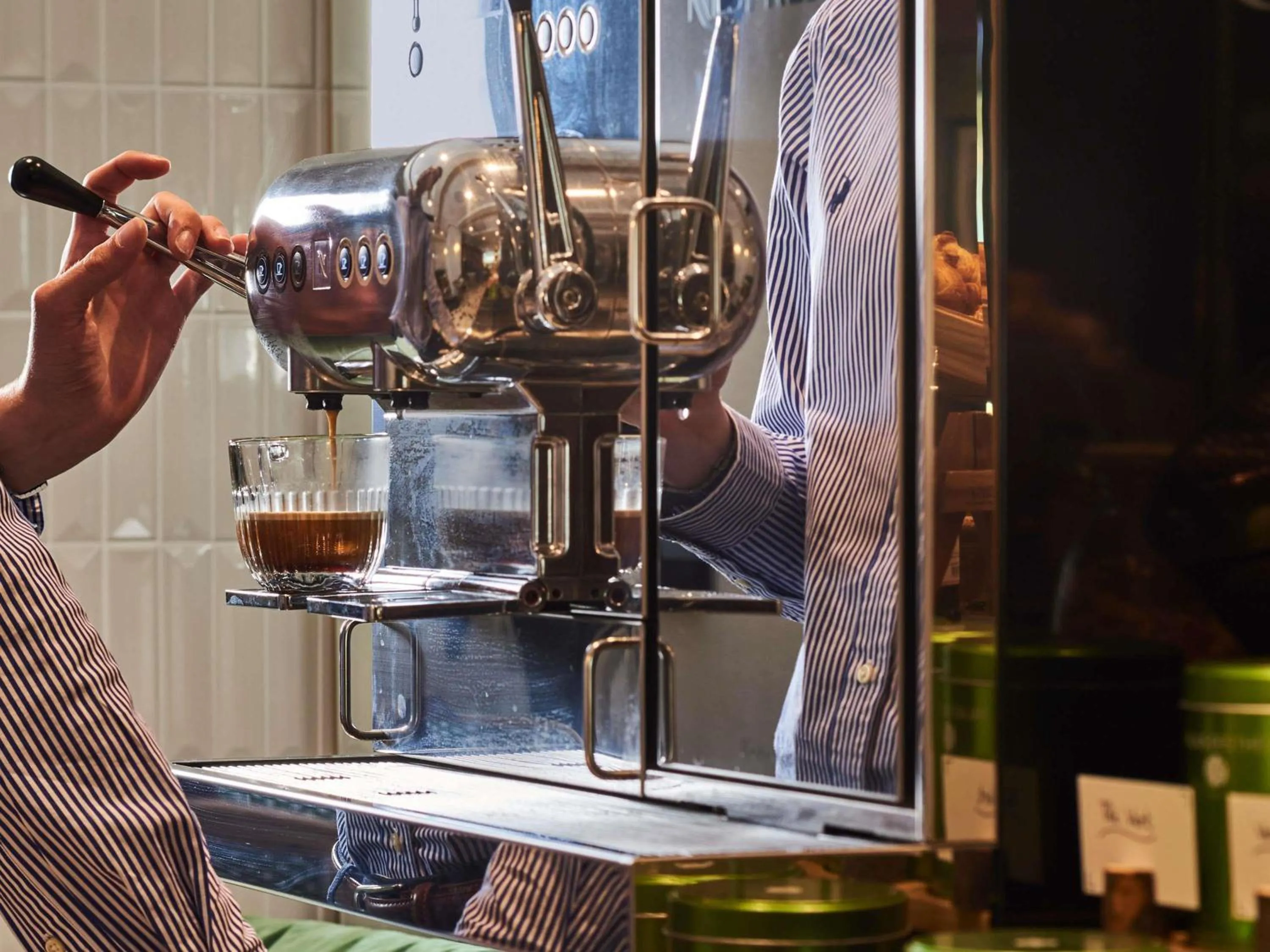 Lounge or bar in Mercure Paris Butte Montmartre Basilique