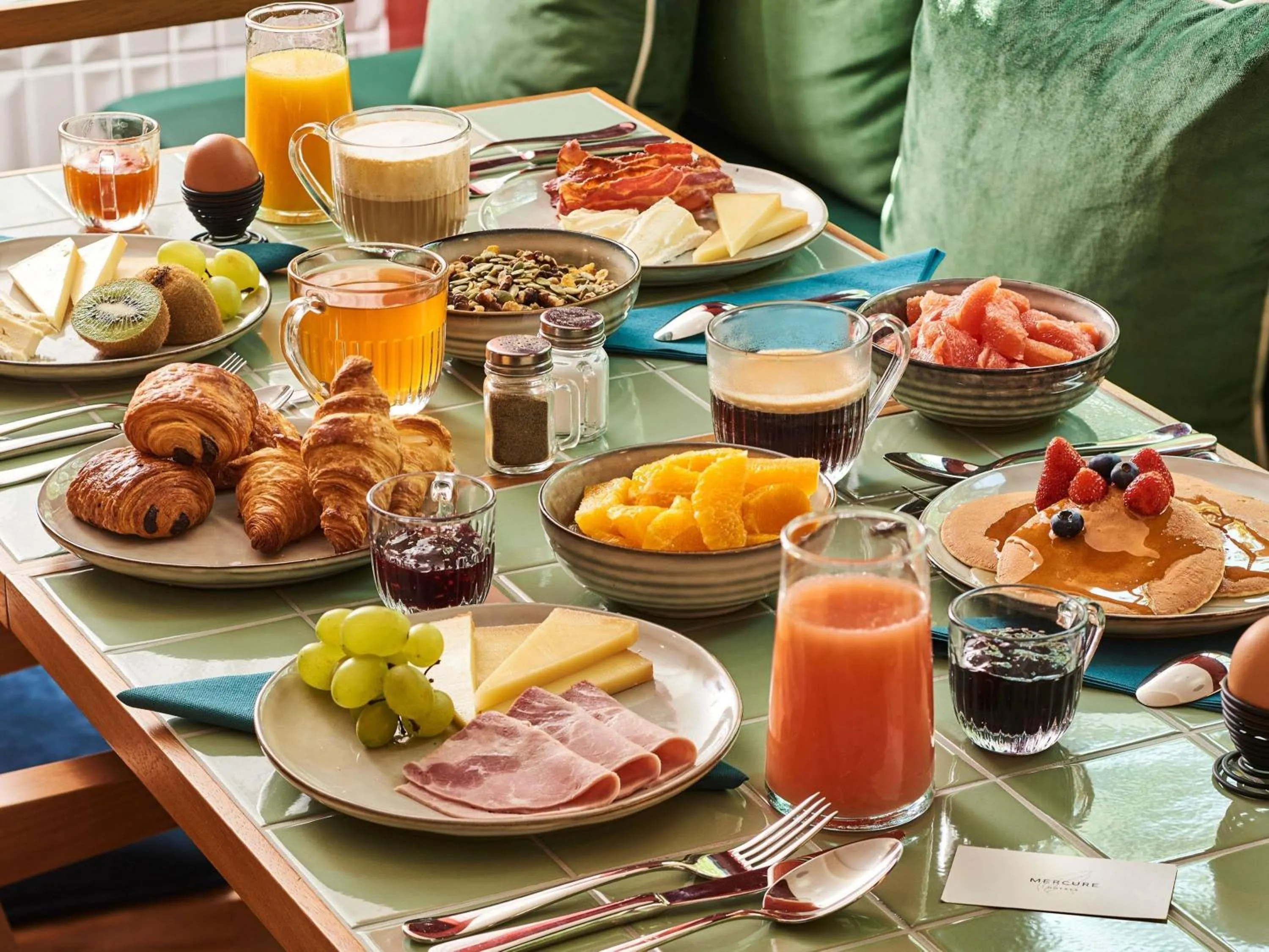 Breakfast in Mercure Paris Butte Montmartre Basilique