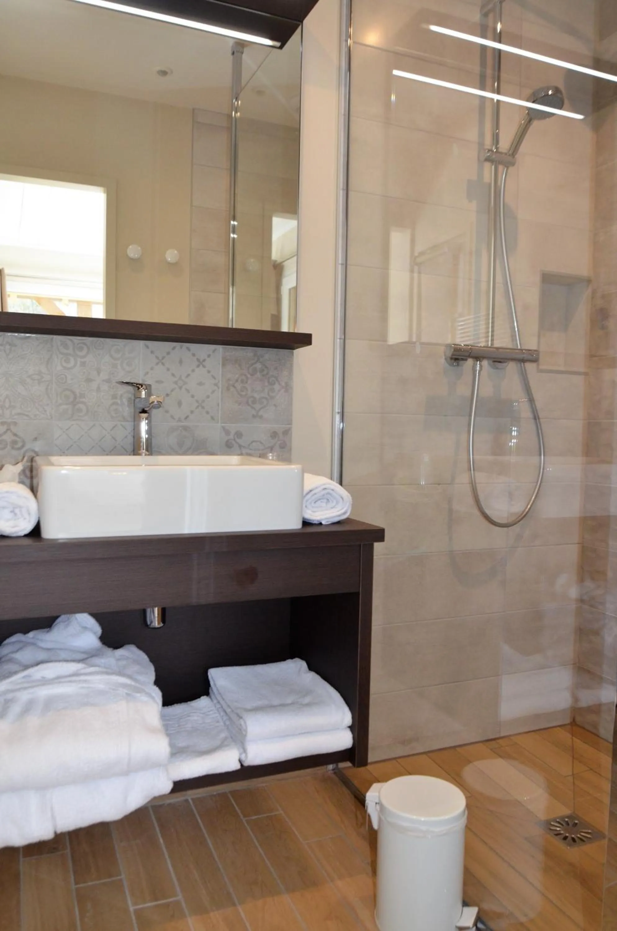 Shower in Castel Damandre - Demeures & Châteaux