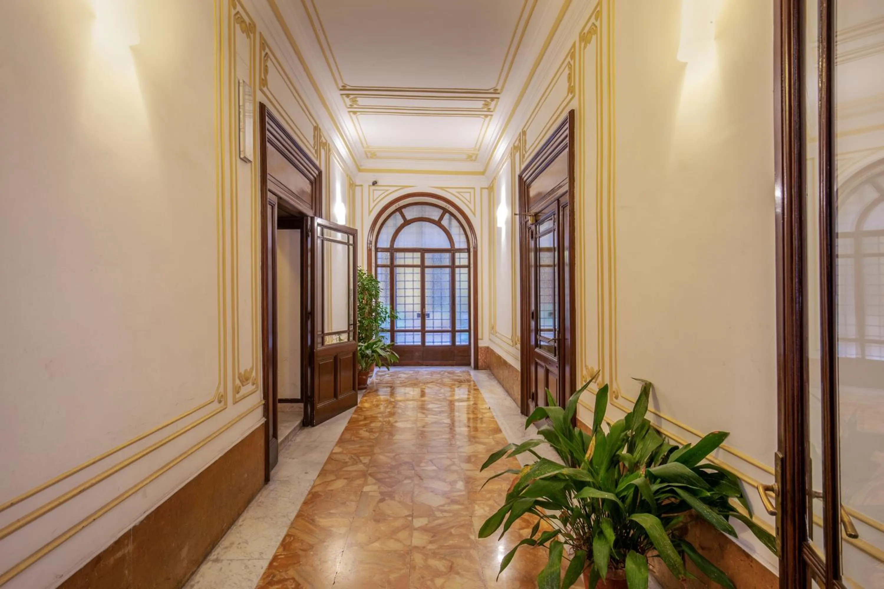 Property building in Domus Veneto Rome