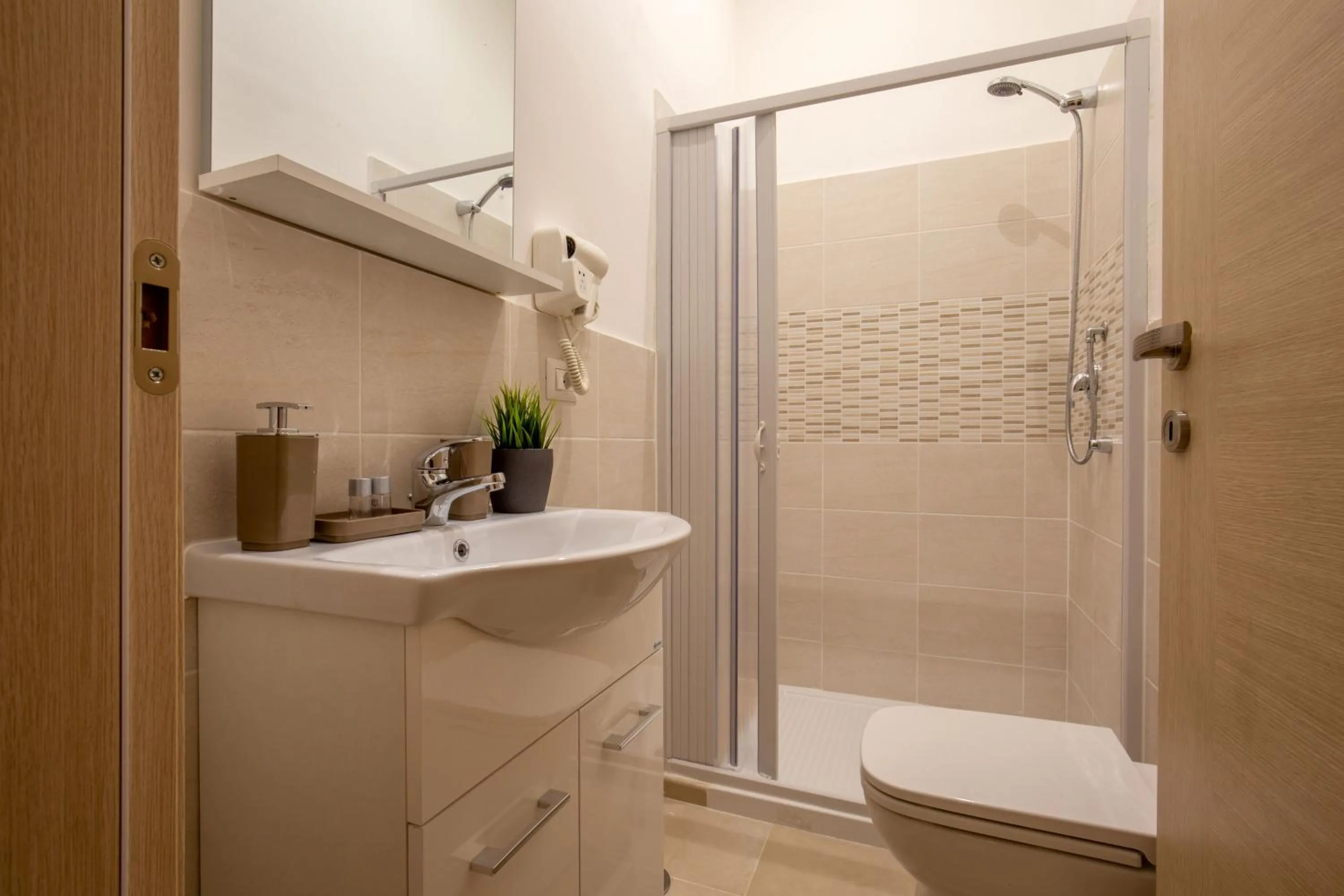 Bathroom in Domus Veneto Rome