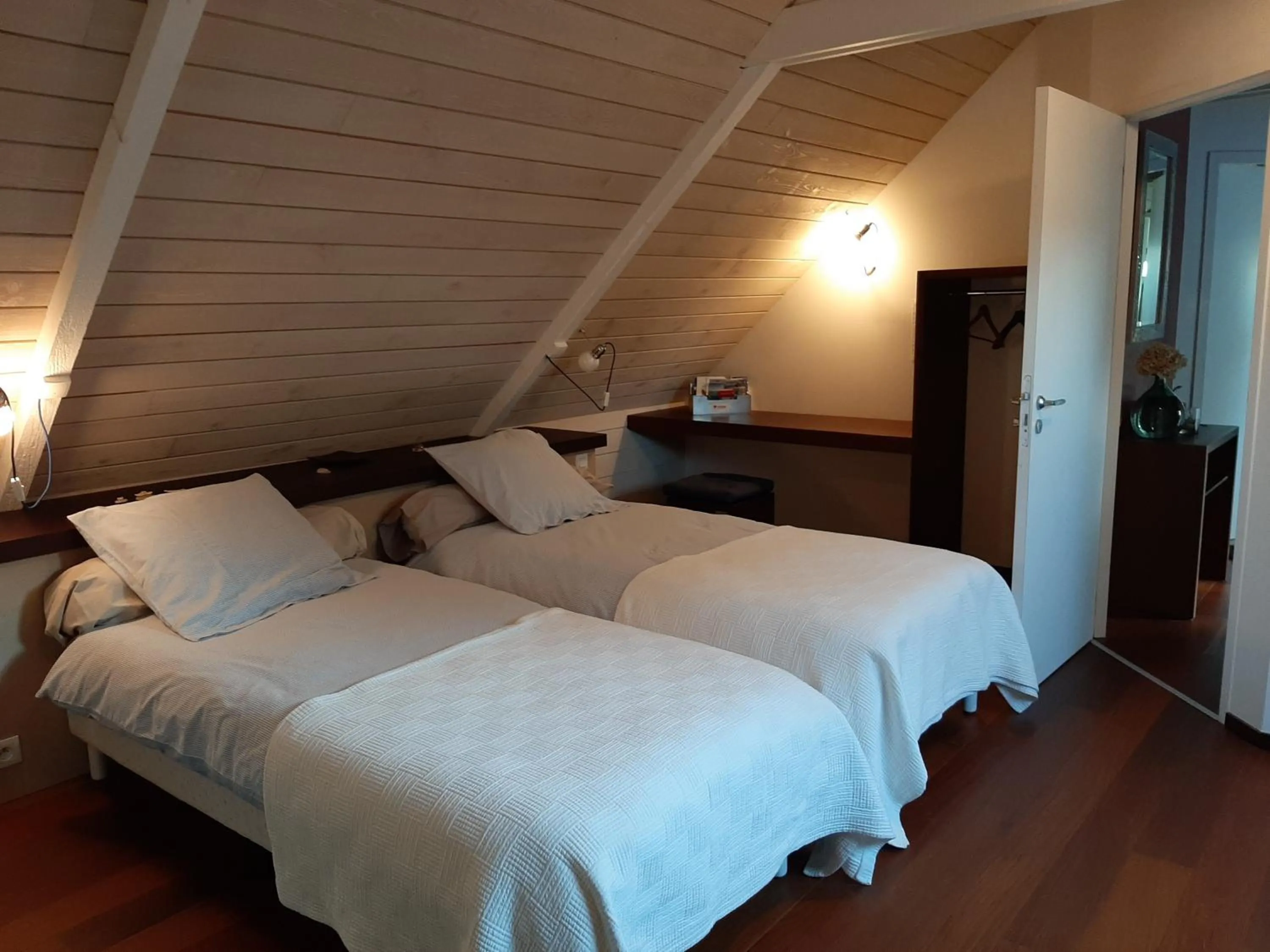 Bedroom, Bed in LONGERE DE NIVINEN