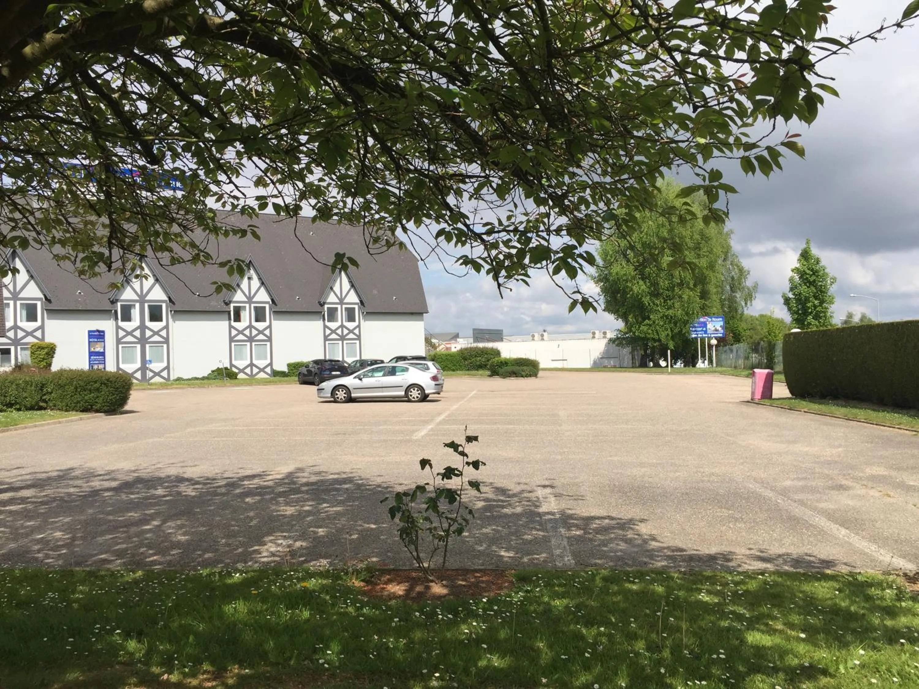 Property building in Le Pavillon de Rouen