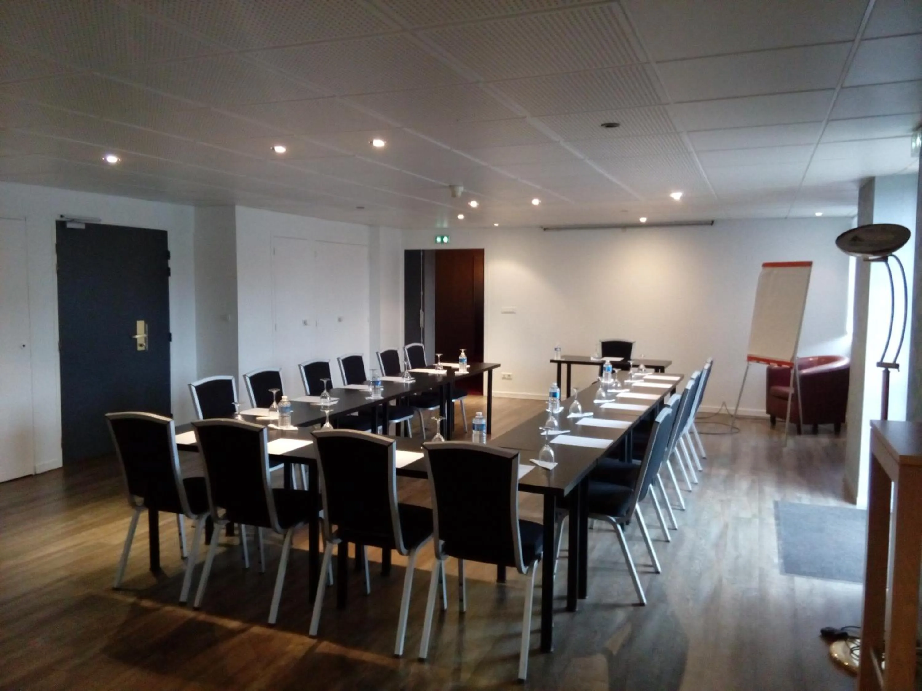 Communal lounge/ TV room in Le Pavillon de Rouen