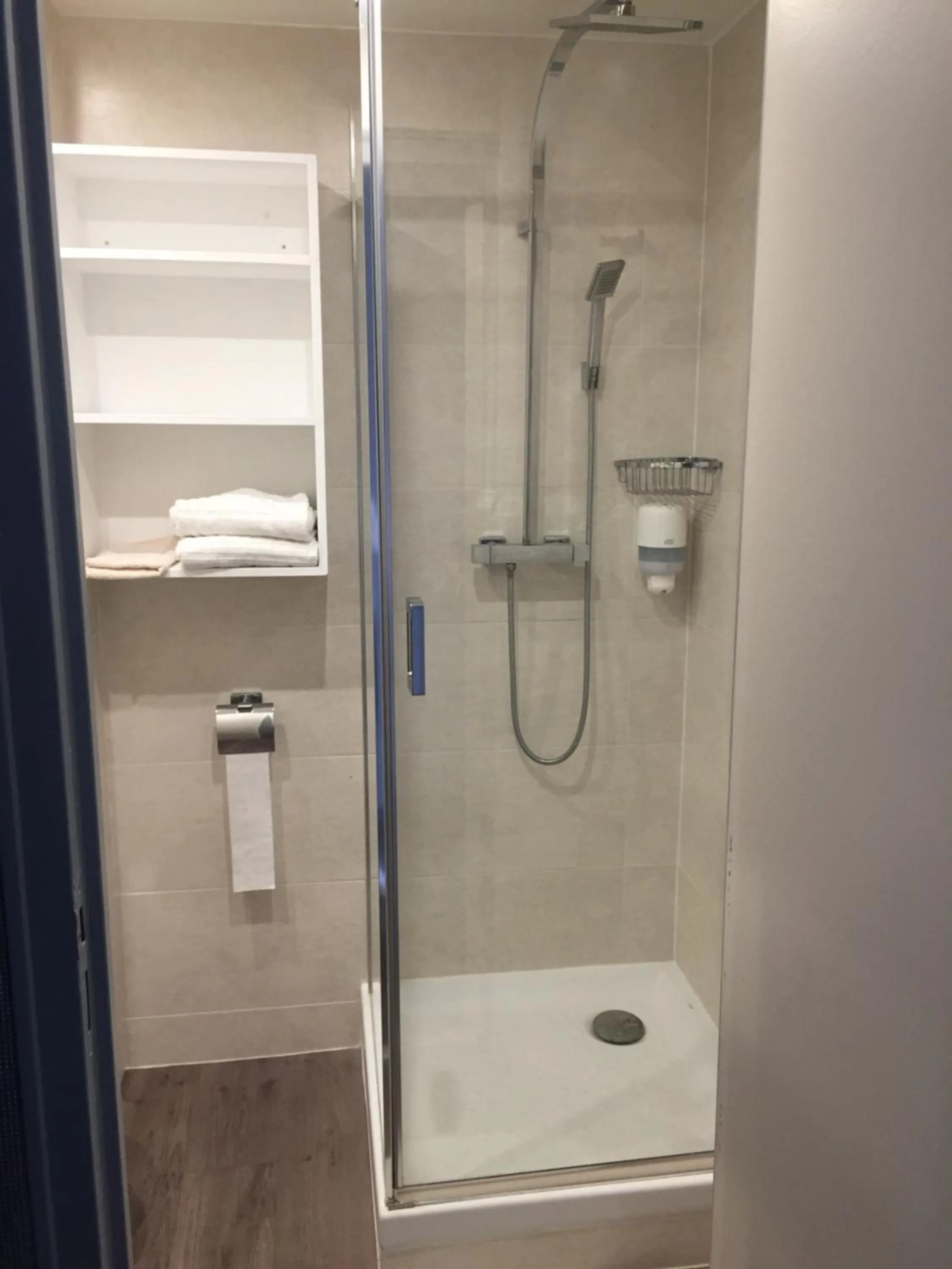 Property building in Le Pavillon de Rouen