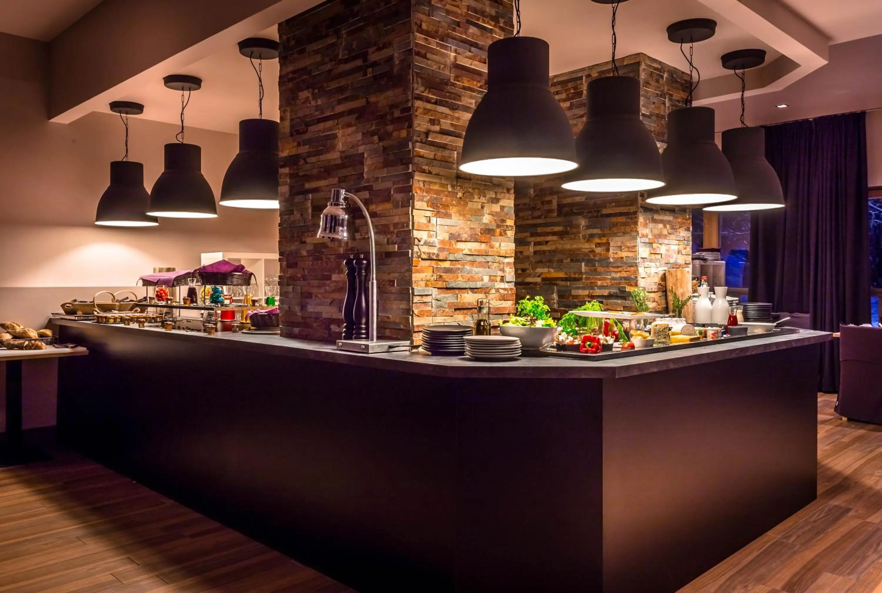 Restaurant/places to eat in Le Grand Aigle Hotel & Spa****