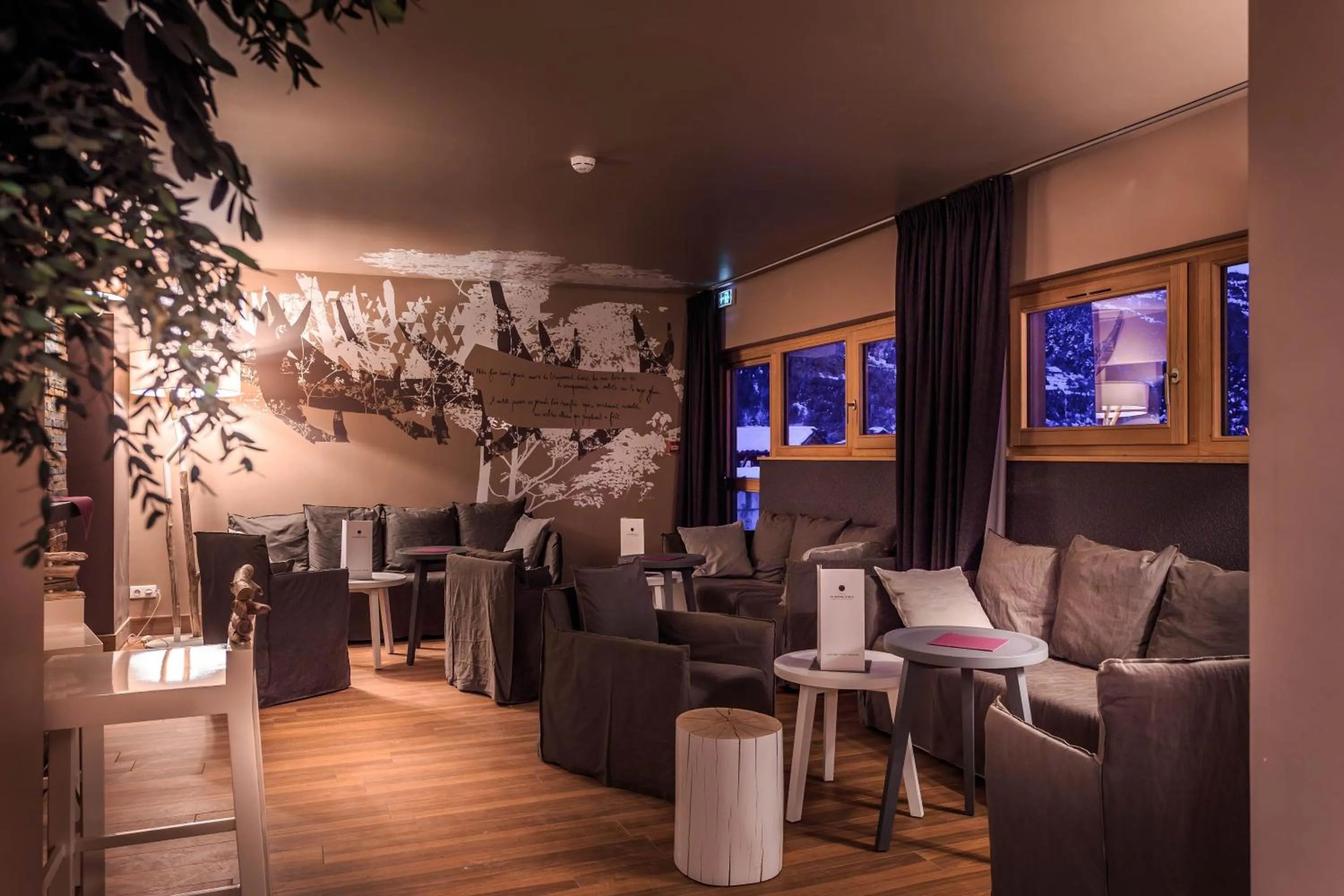 Lounge or bar in Le Grand Aigle Hotel & Spa****