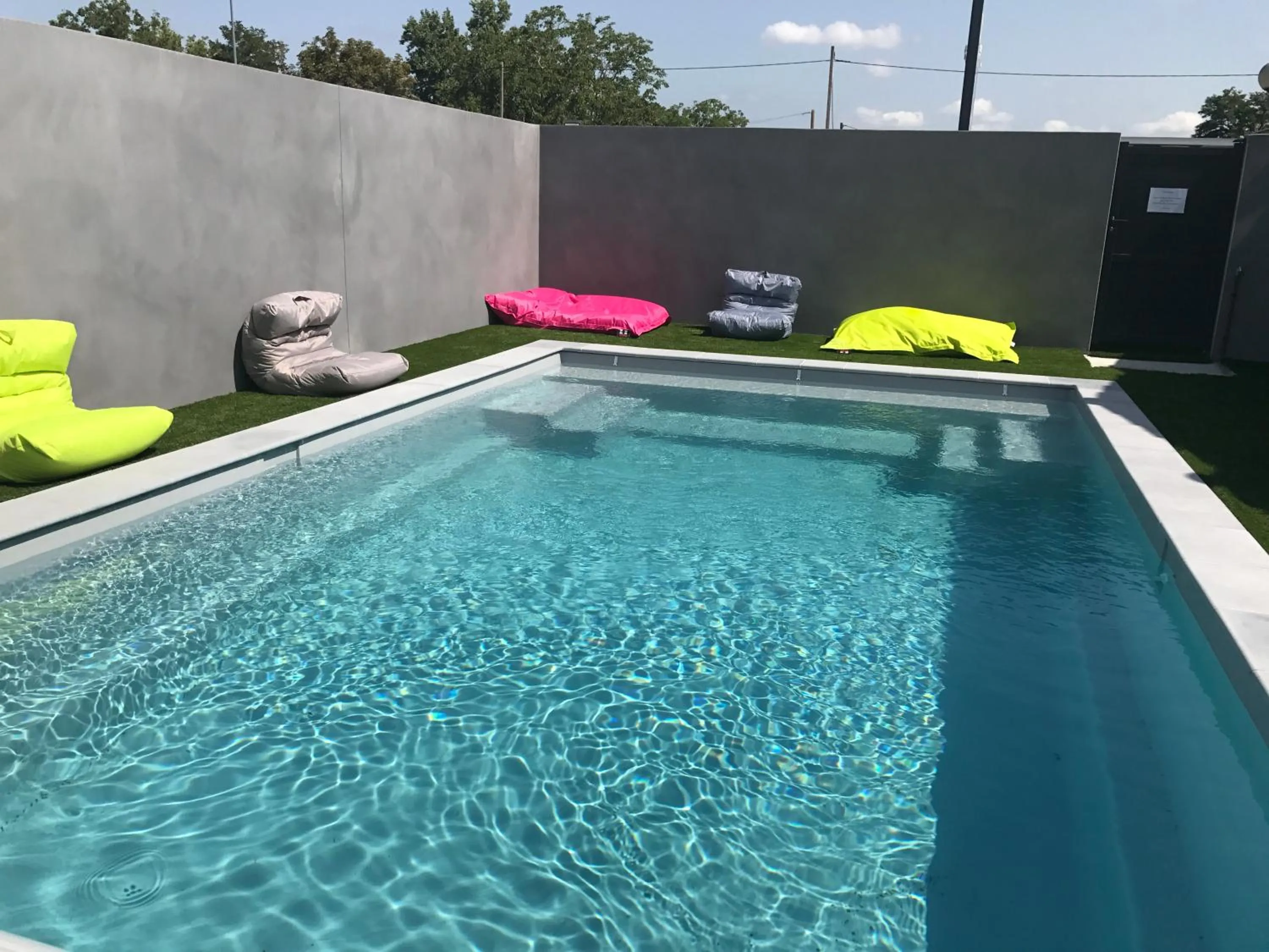 Swimming pool in Kyriad Direct Agen