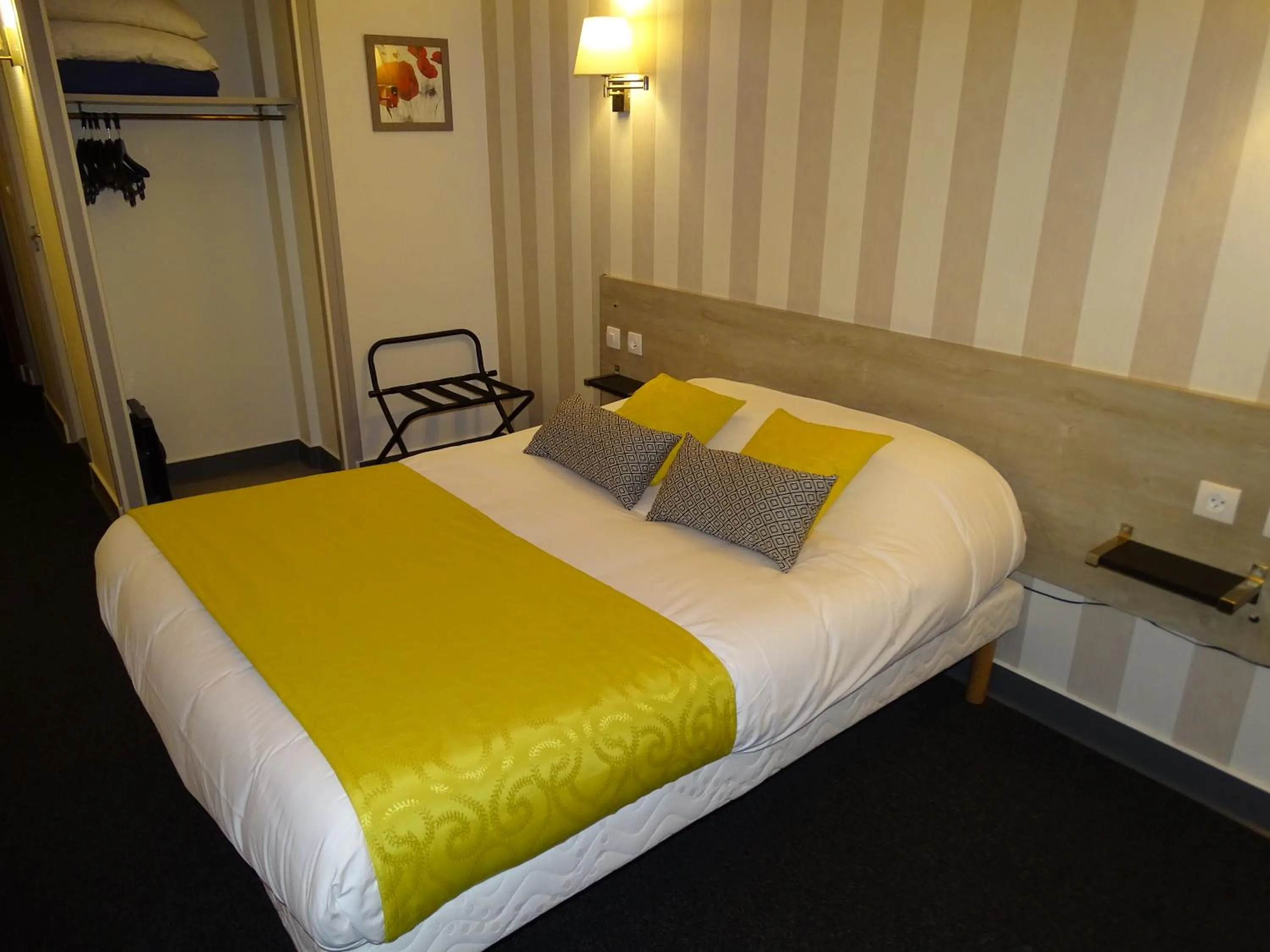 Bed in Sure Hotel by Best Western Angouleme