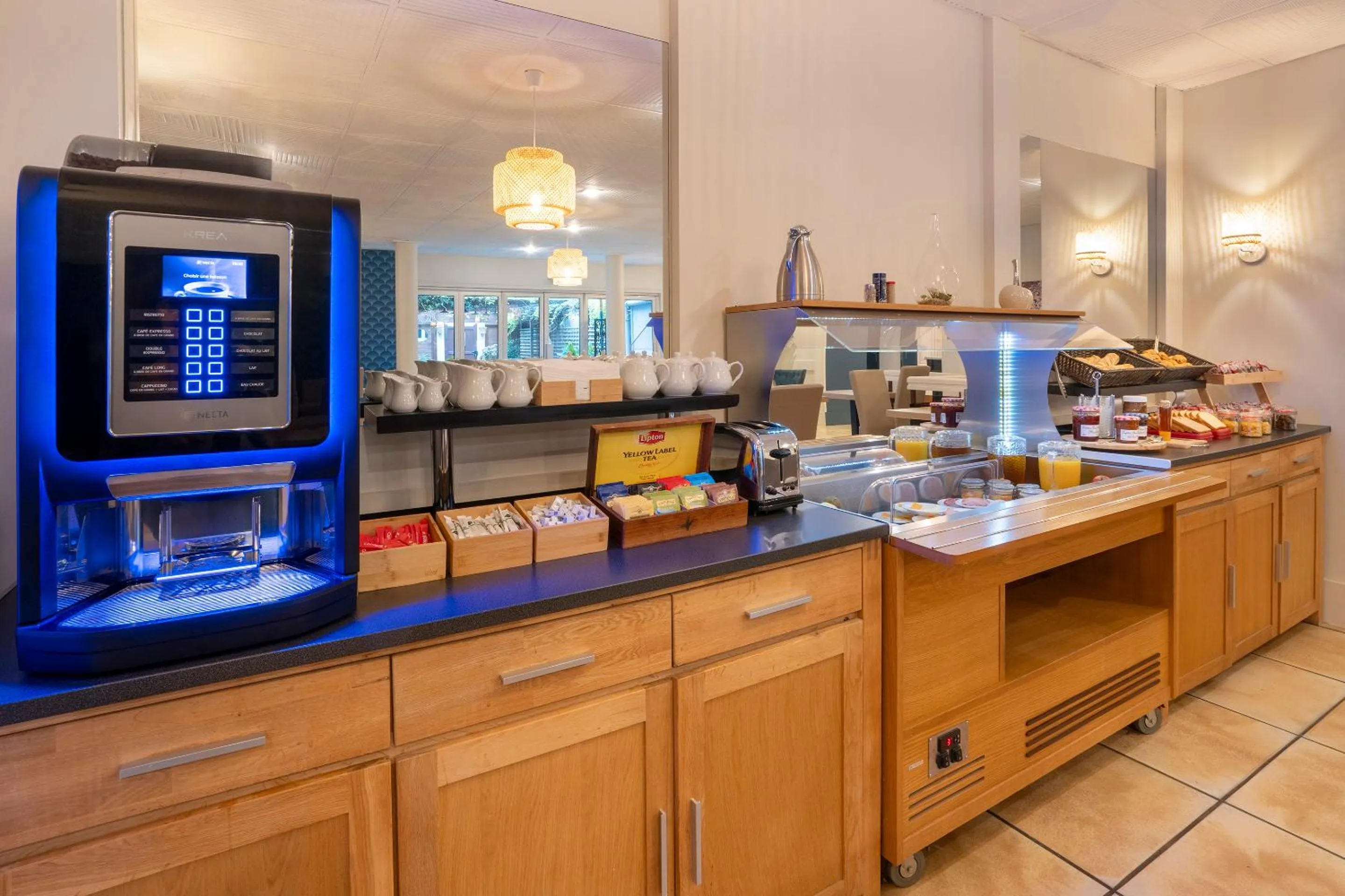 Coffee/tea facilities in Sure Hotel by Best Western Angouleme
