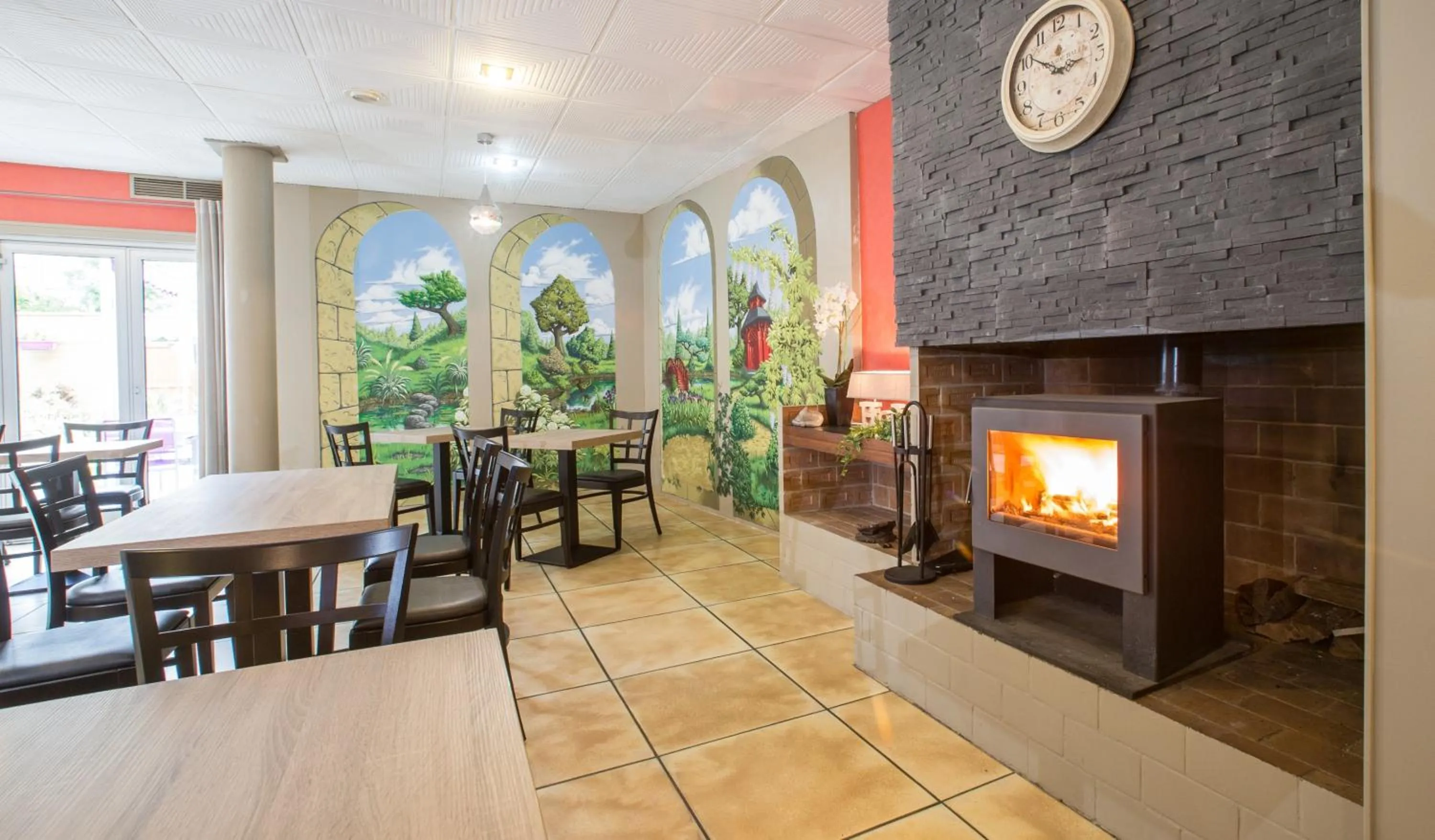 Restaurant/Places to Eat in Hôtel Saint Antoine