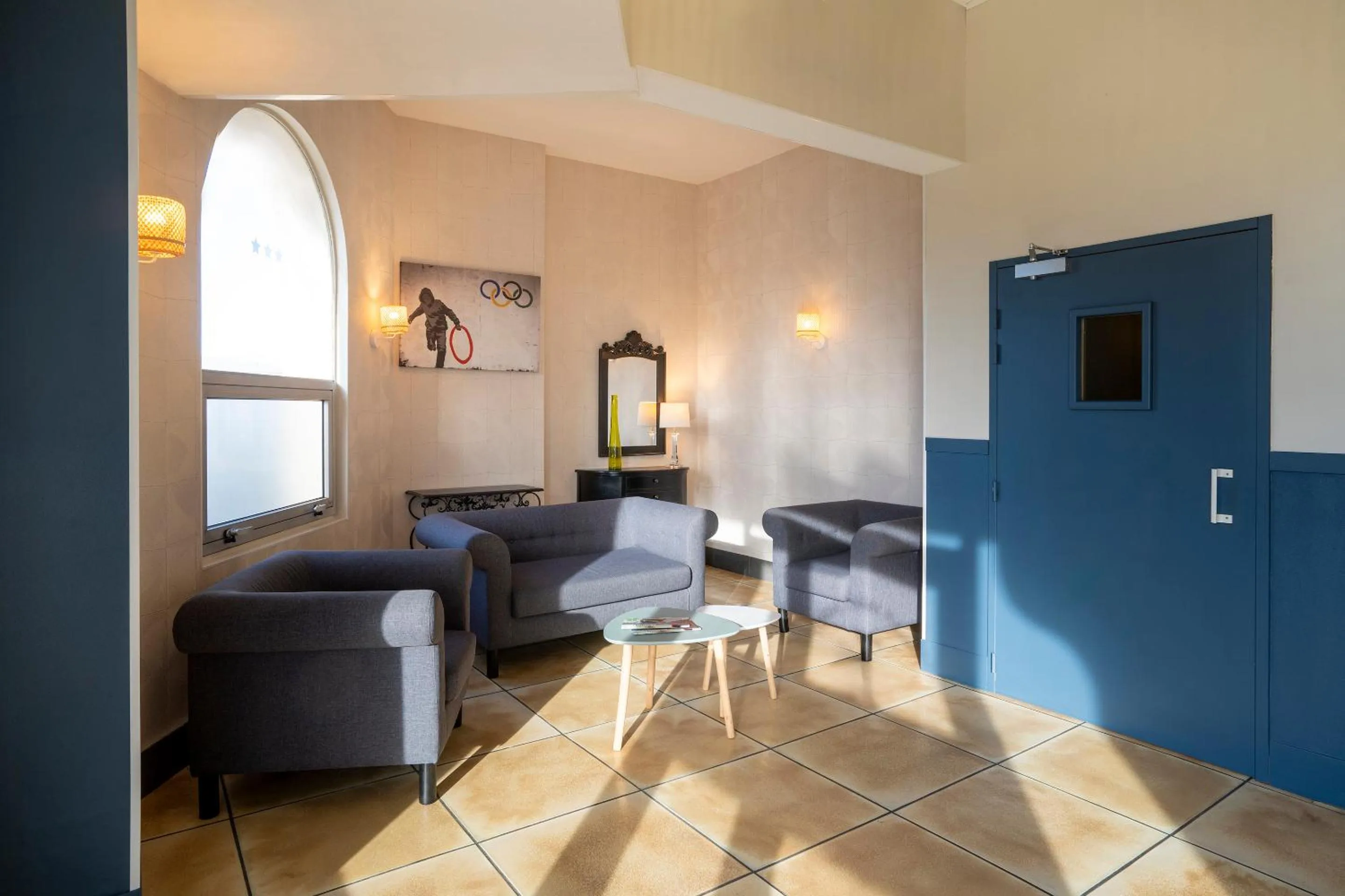 Living room in Sure Hotel by Best Western Angouleme