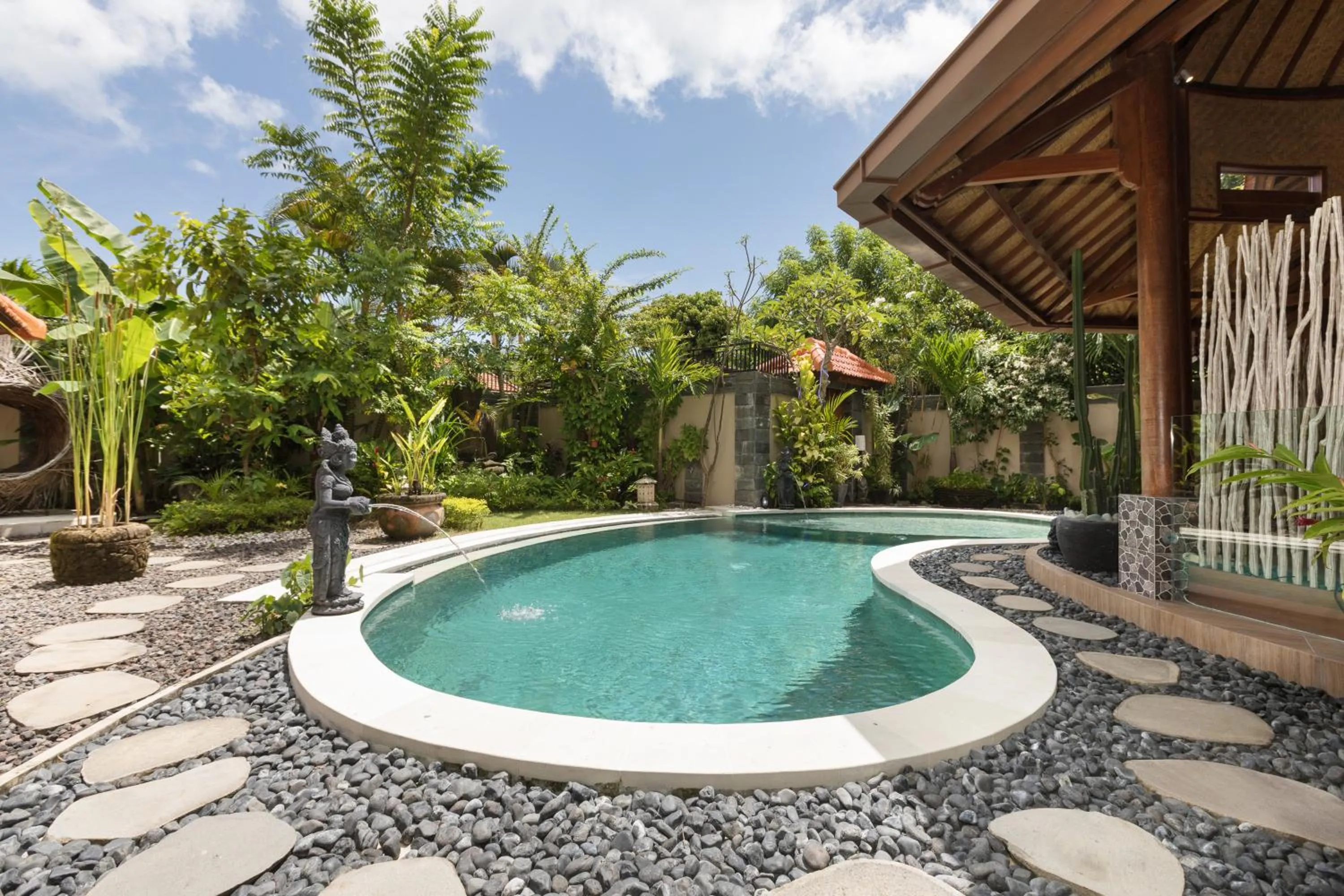 Swimming pool in Villa SoDe Balangan by Nagisa Bali