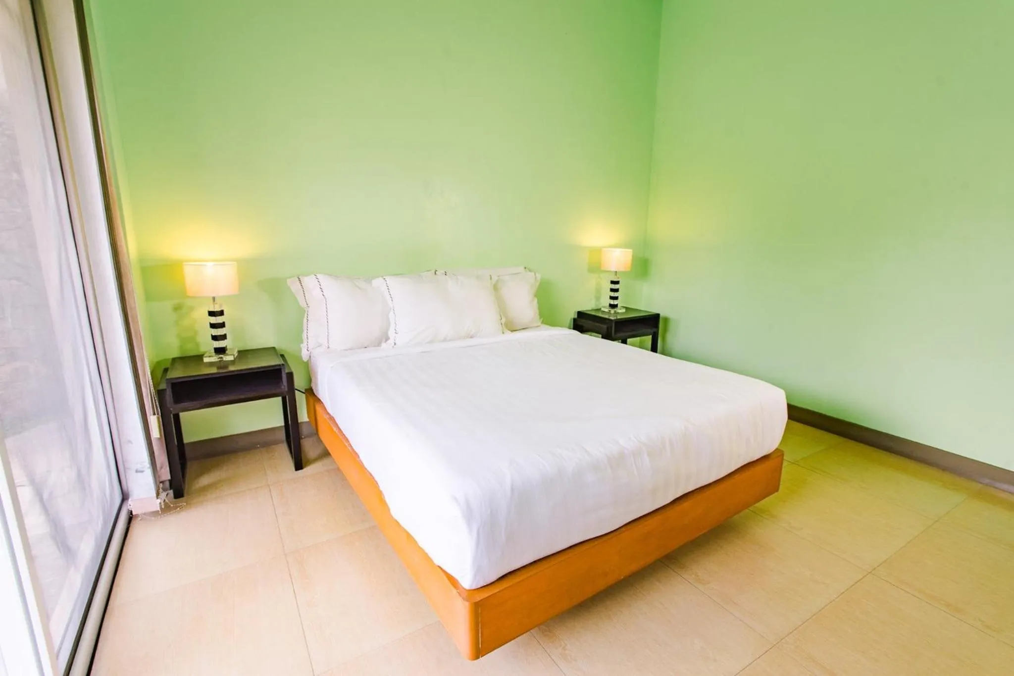 Bedroom, Bed in The Park - Silang