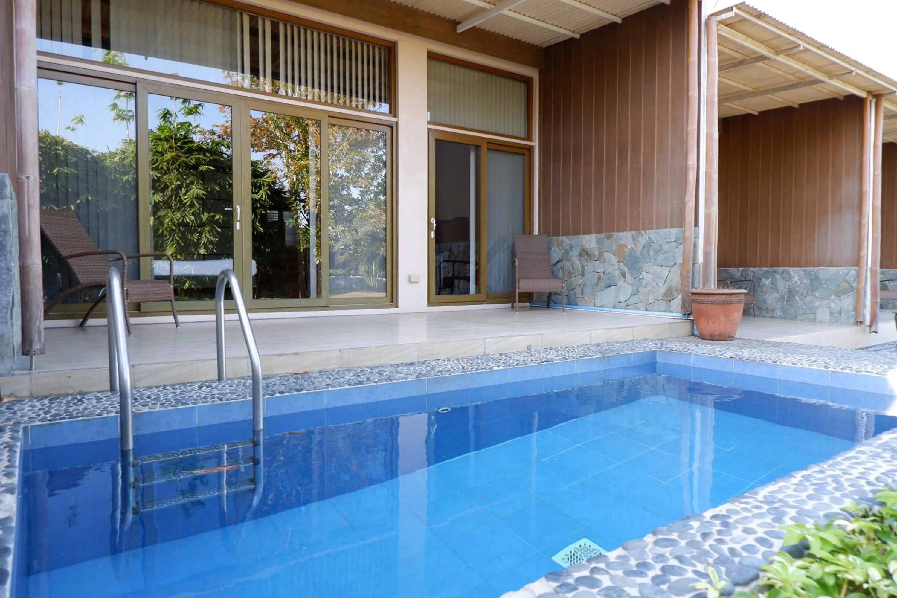 Pool view in The Park - Silang