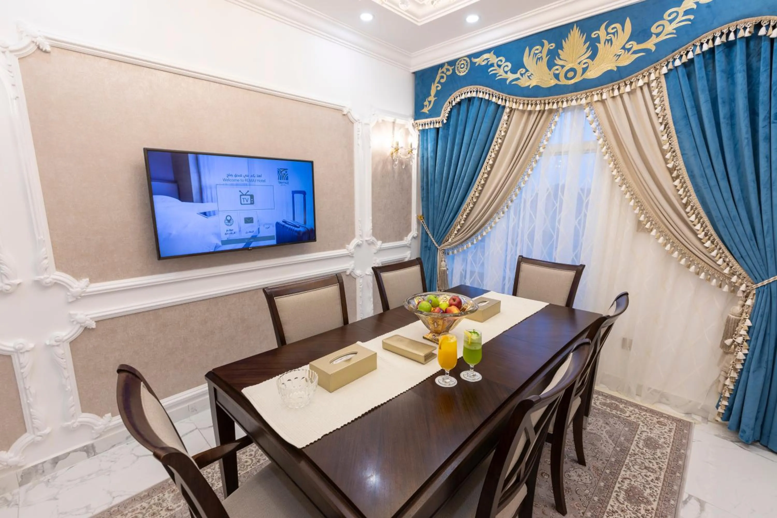 Dining area in Remaj Hotel