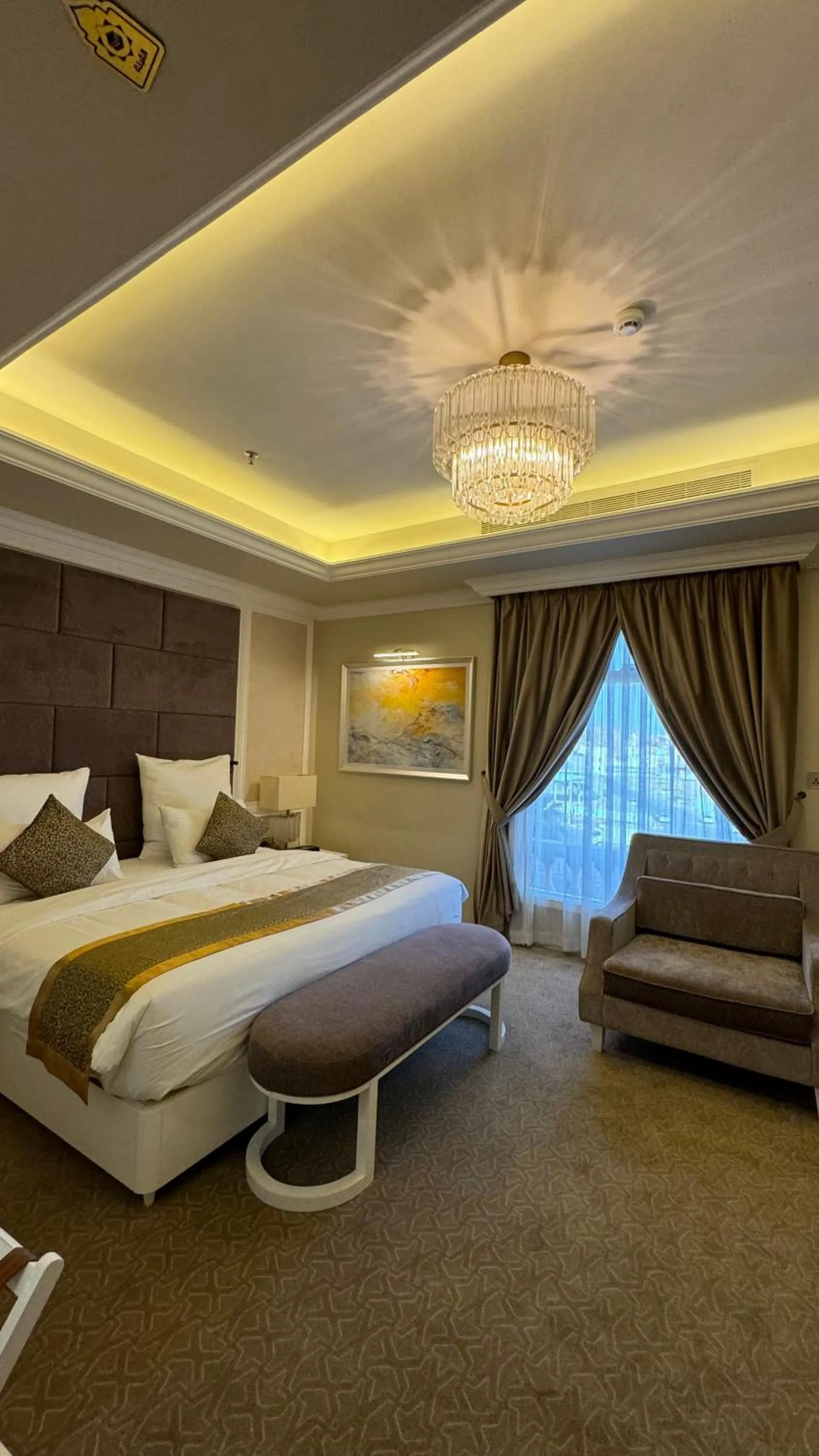 Bedroom, Bed in Remaj Hotel