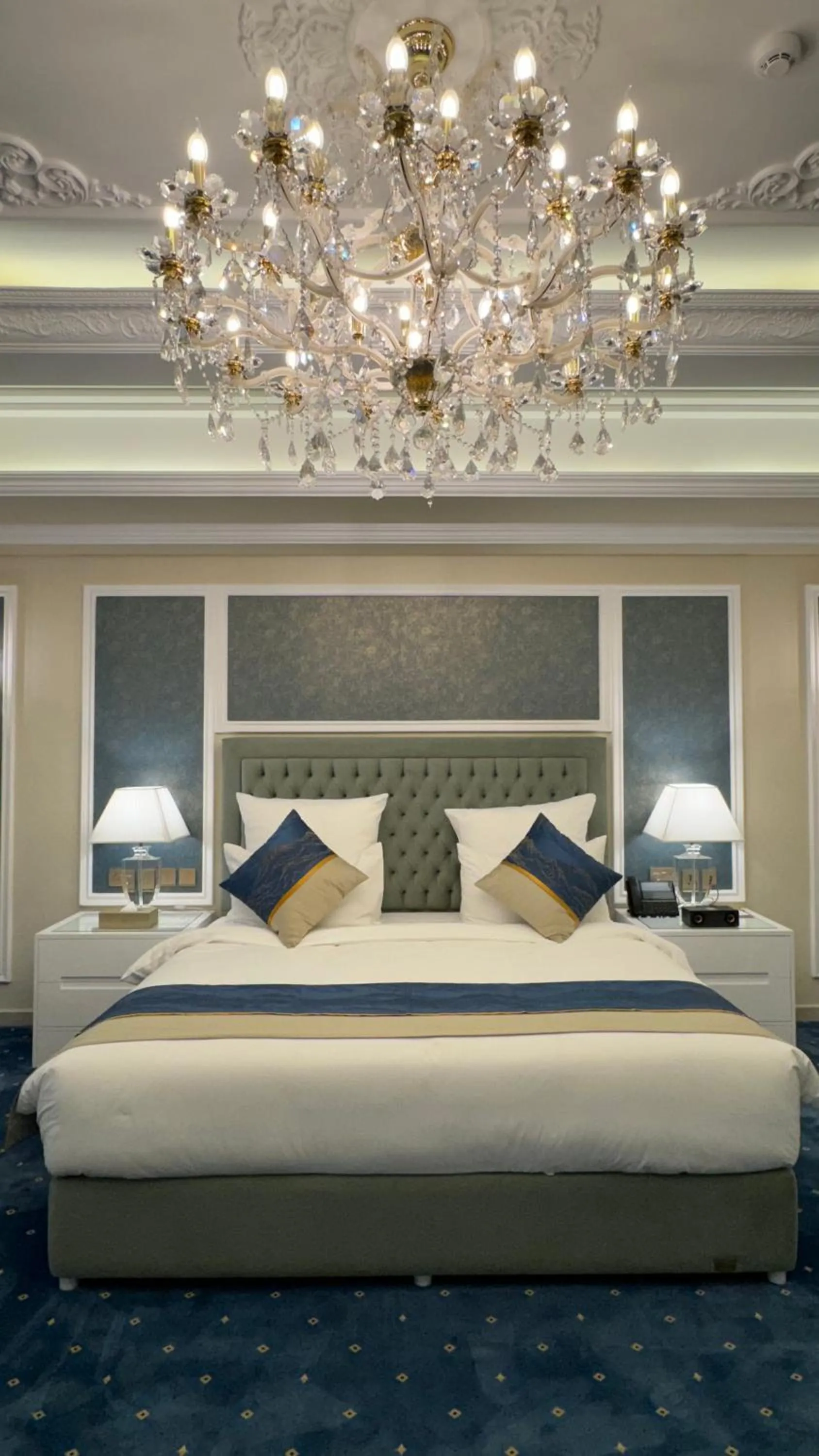 Bedroom, Bed in Remaj Hotel