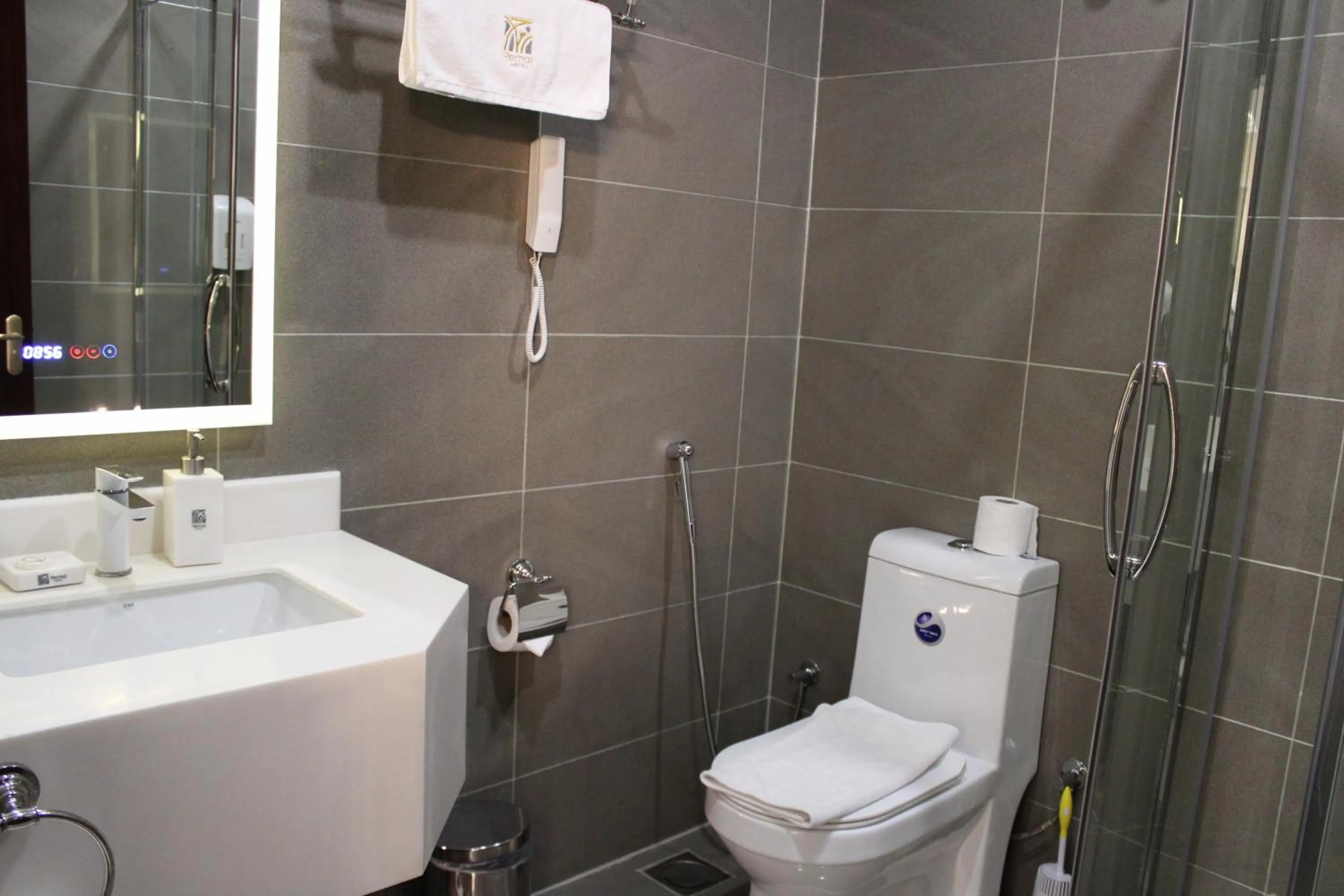 Bathroom in Remaj Hotel