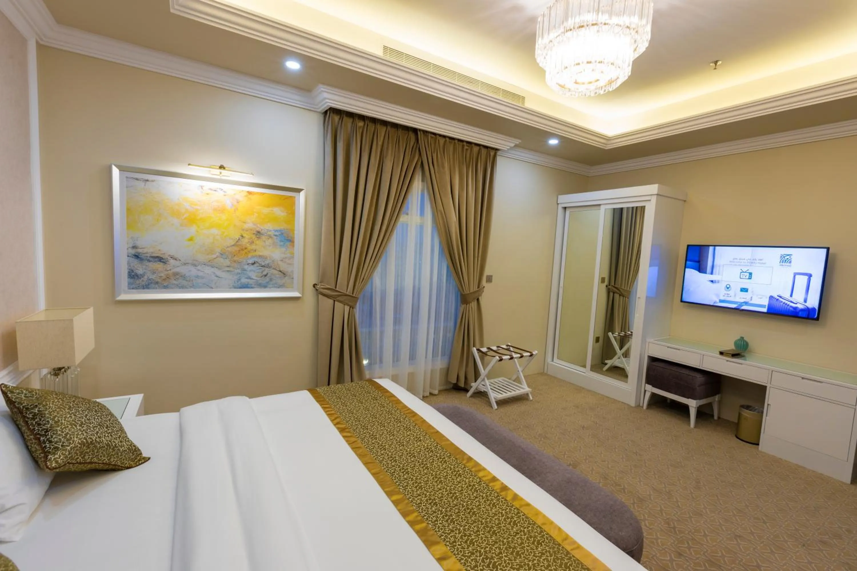 Bedroom, Bed in Remaj Hotel