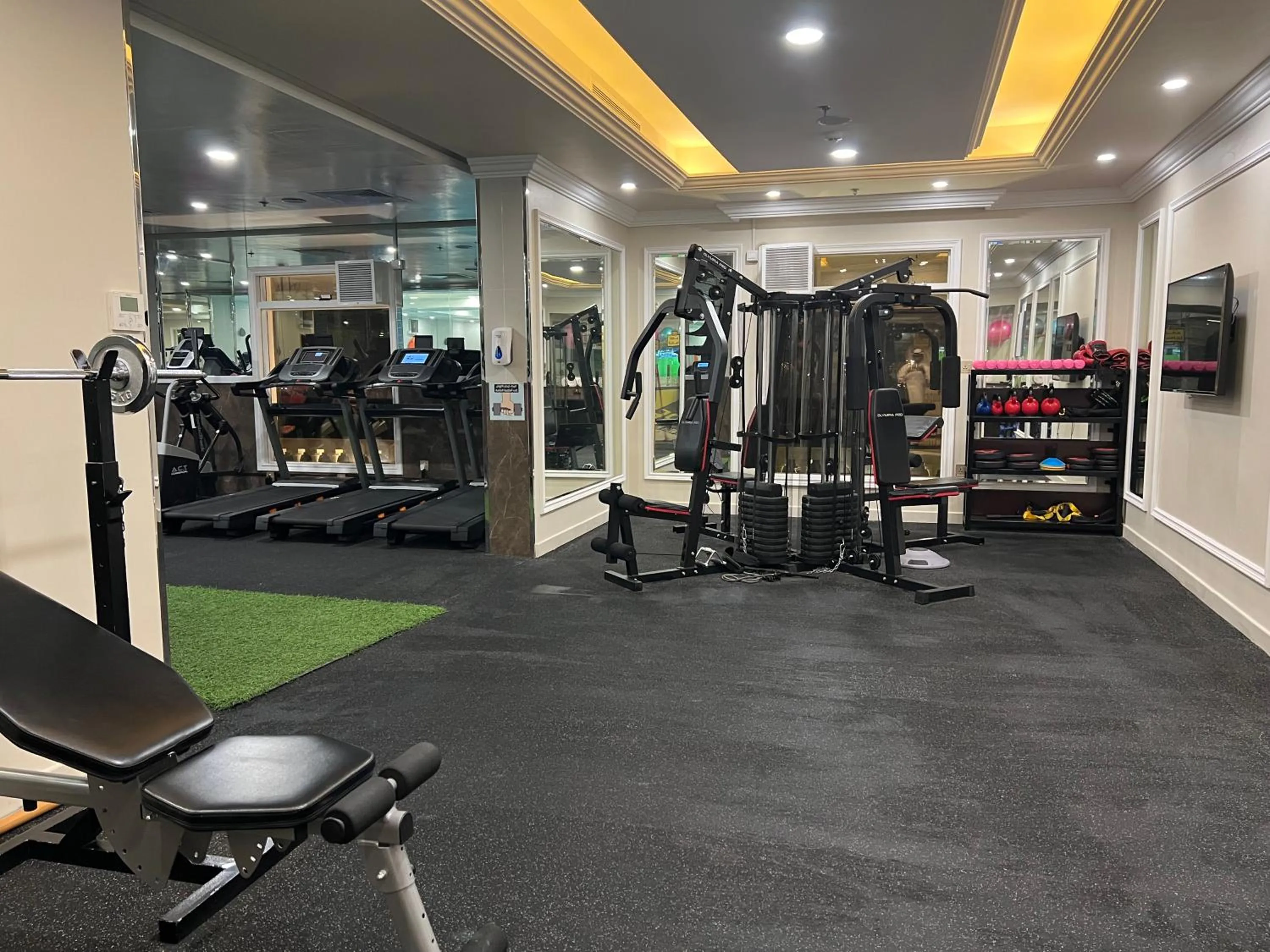 Fitness centre/facilities in Remaj Hotel