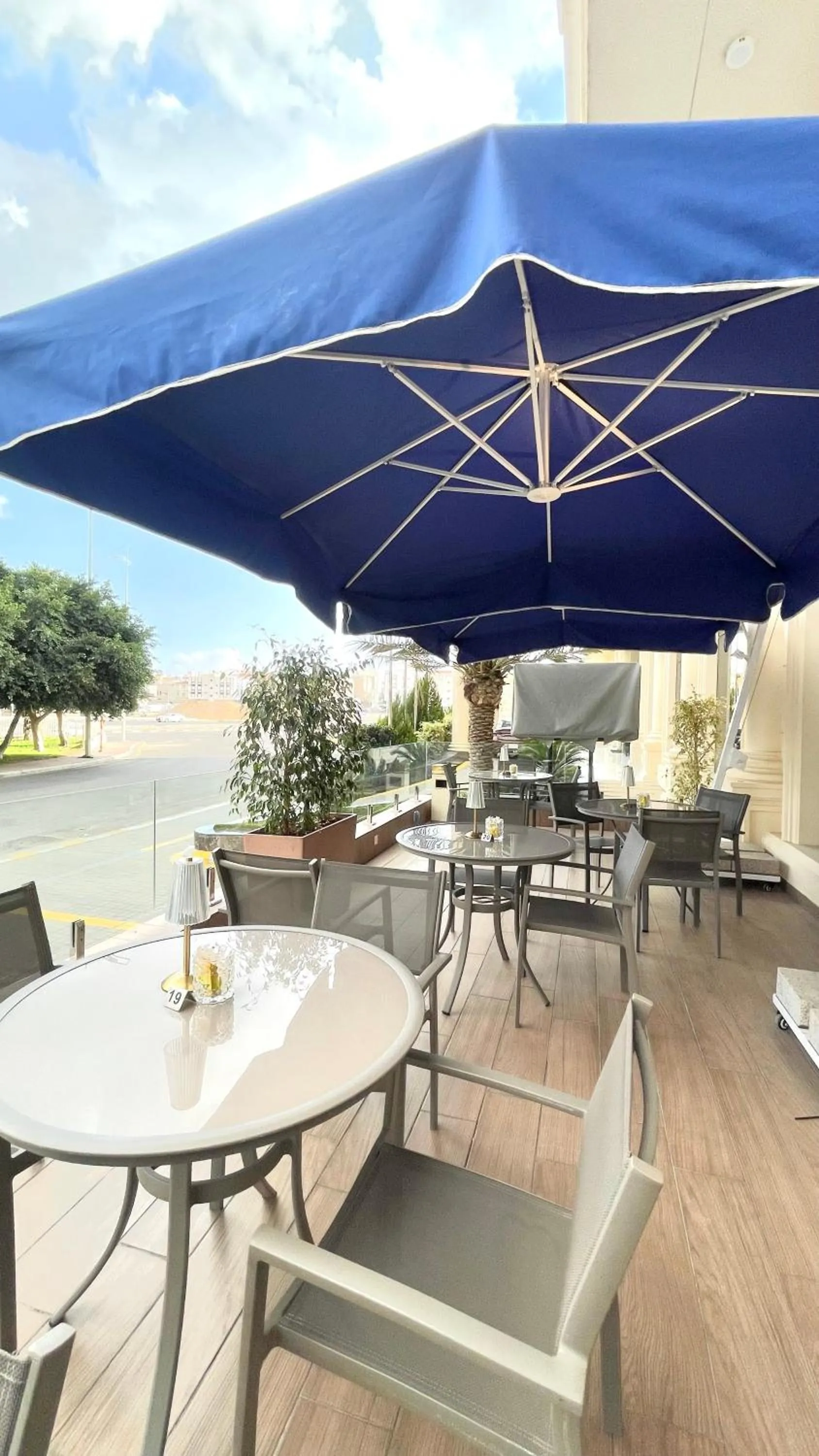 Area and facilities in Remaj Hotel