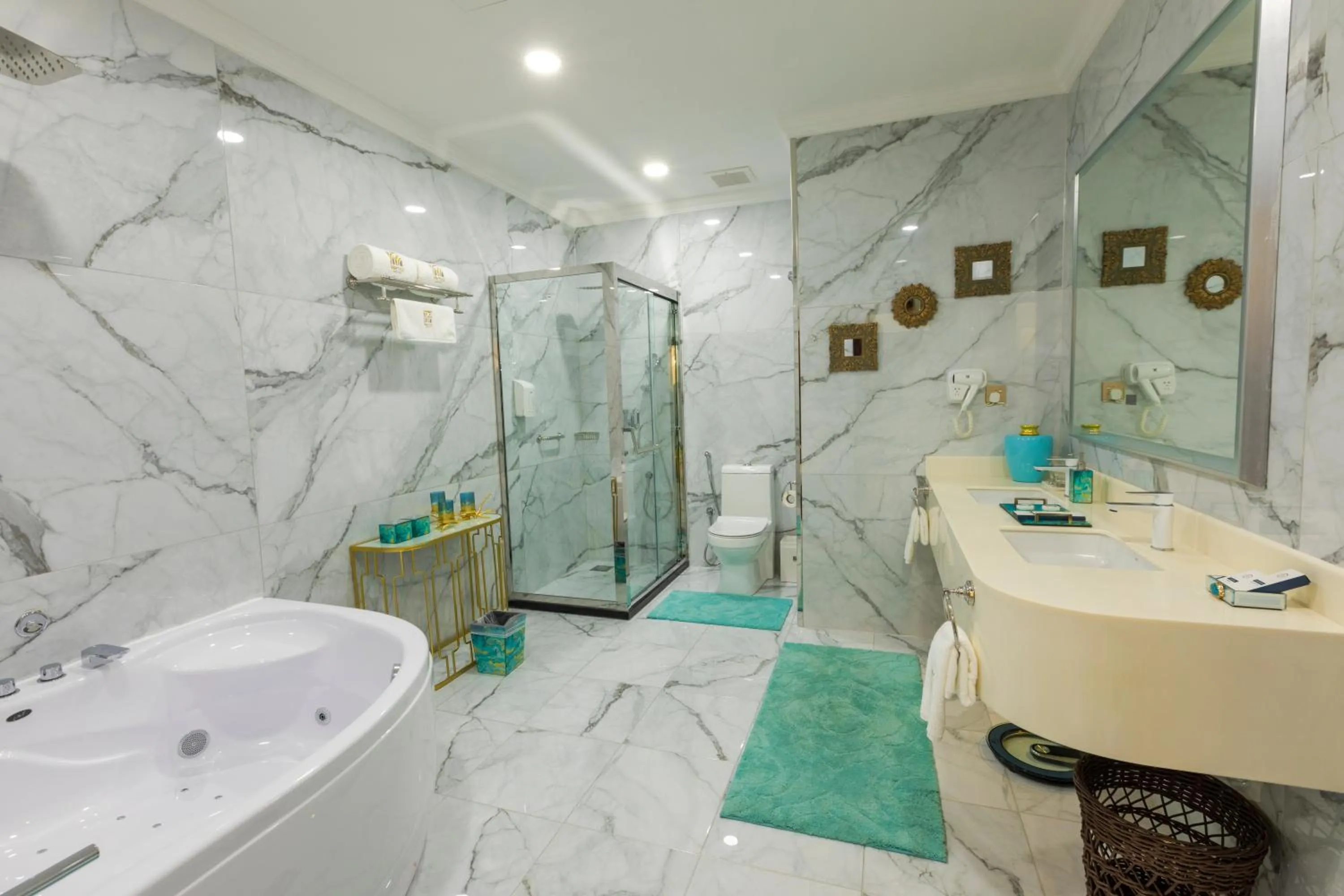 Bathroom in Remaj Hotel