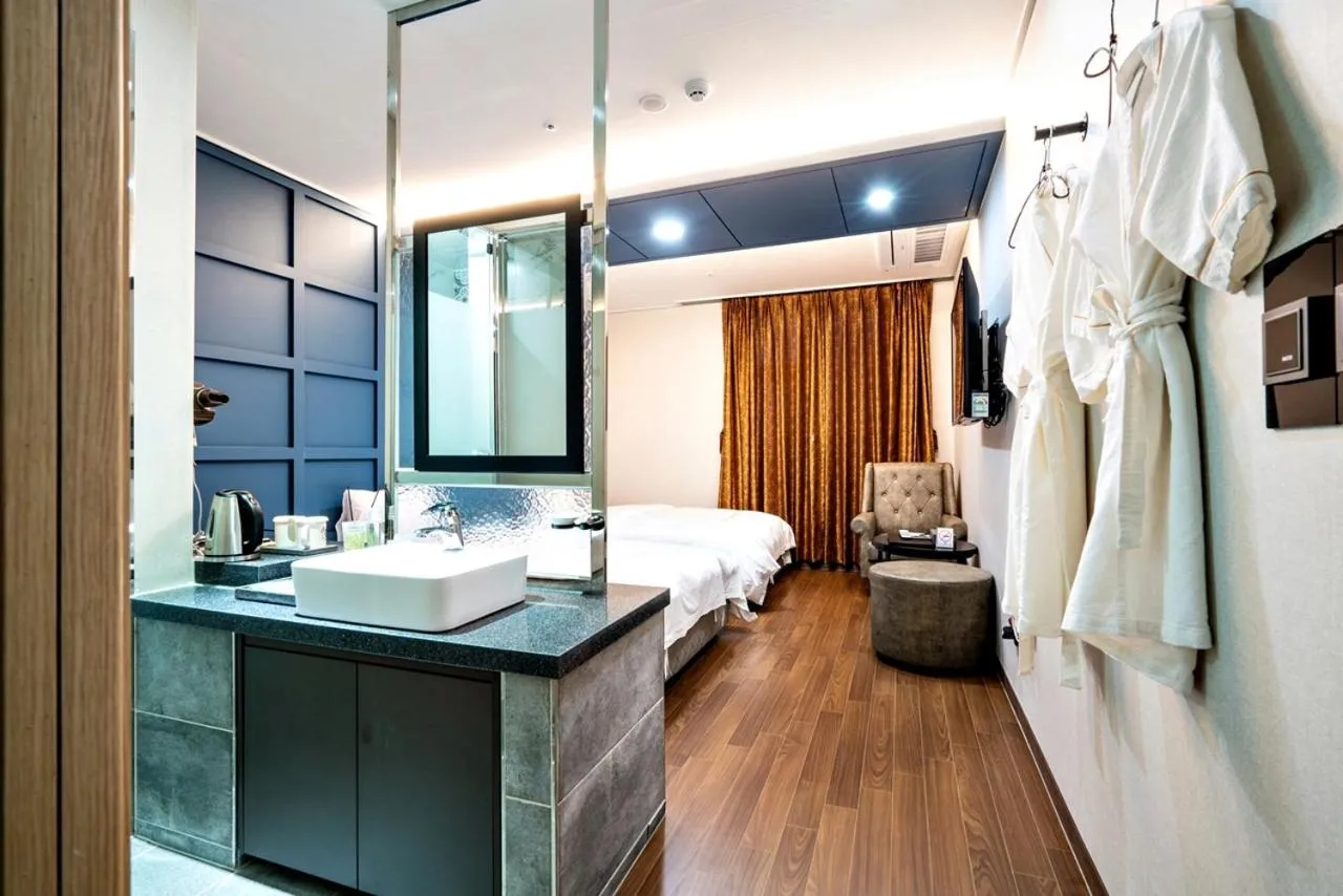 Bed in Siheung Seoul Tourist Hotel