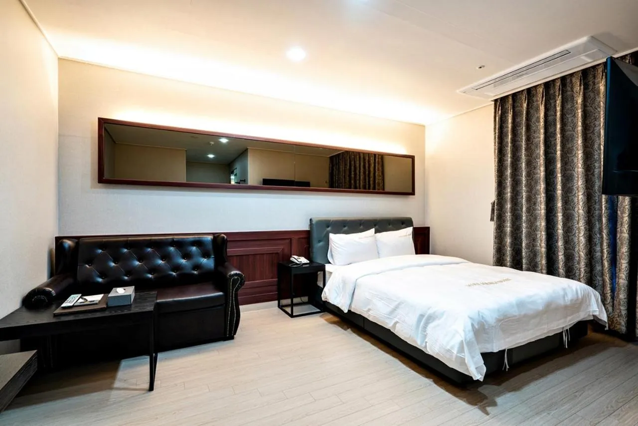 Bed in Siheung Seoul Tourist Hotel