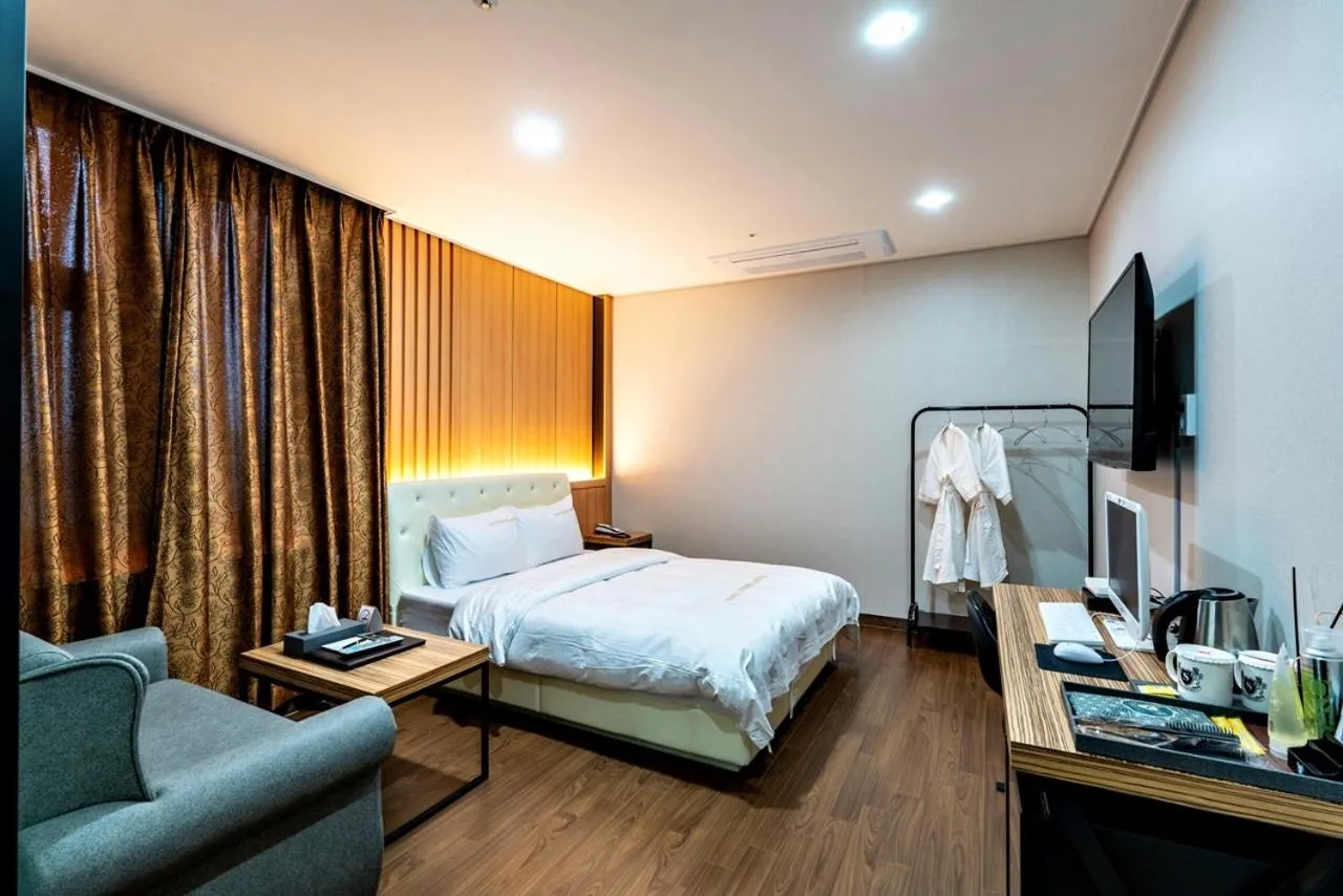 Bed in Siheung Seoul Tourist Hotel