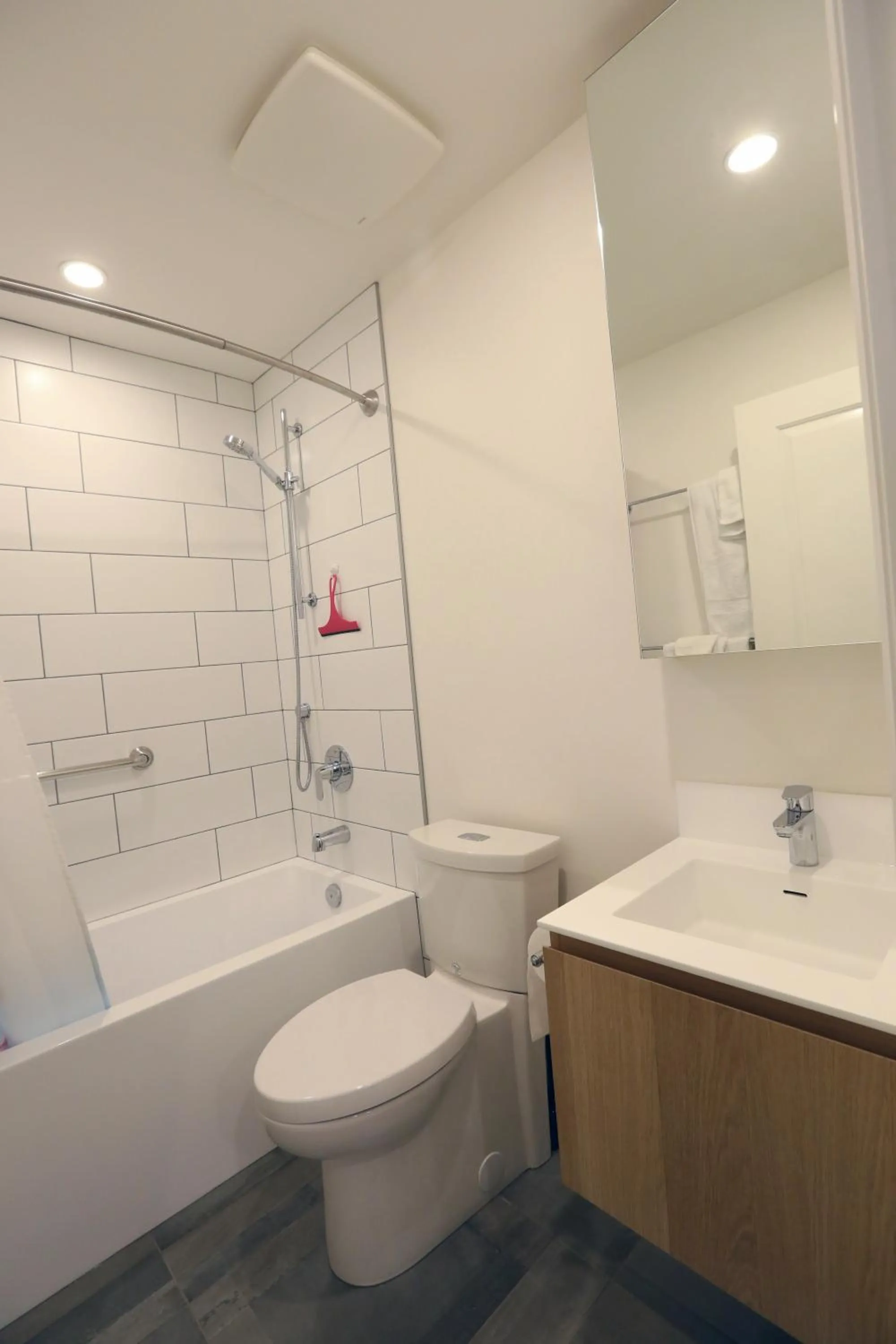 Shower in Vancouver Traveller B&B