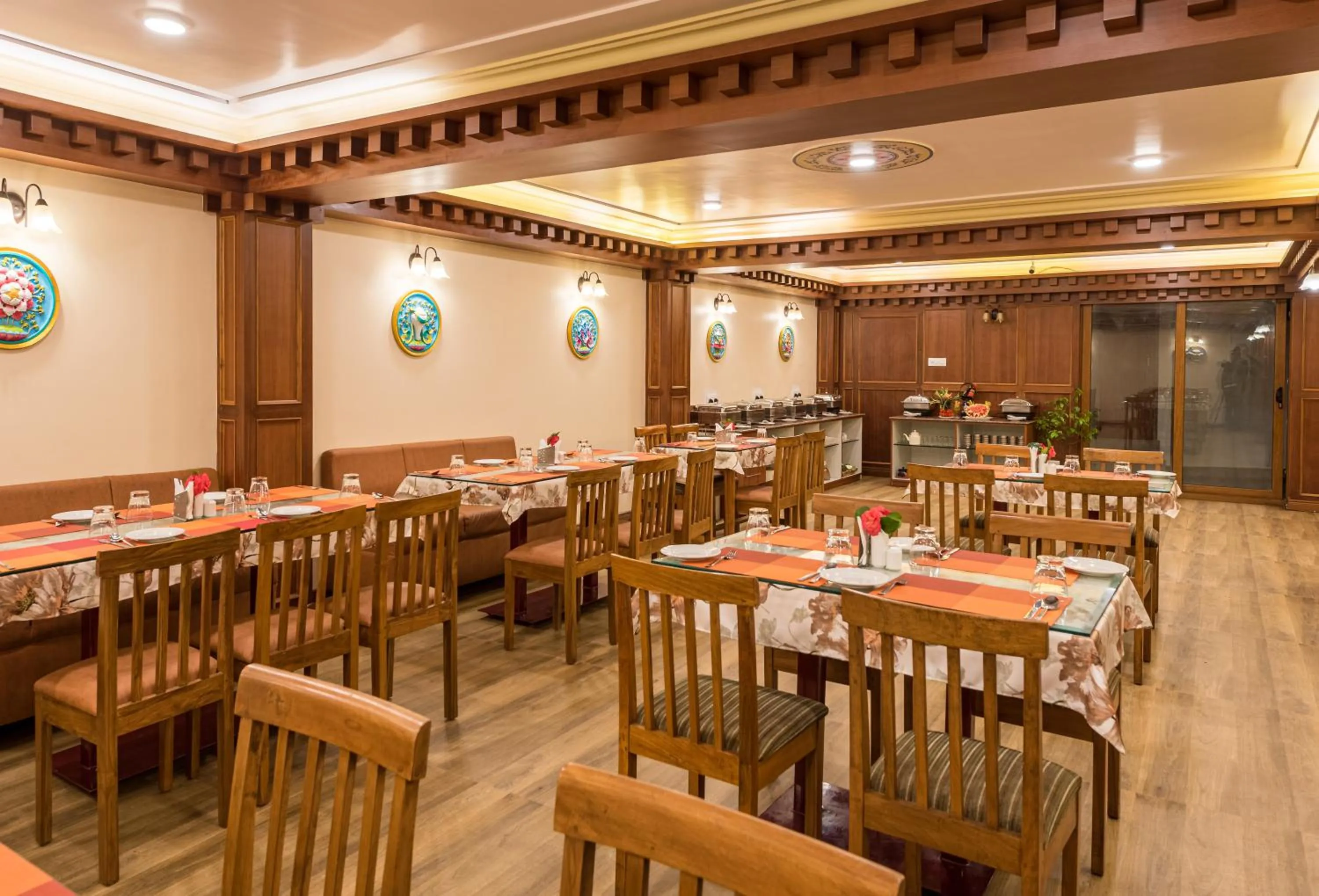 Restaurant/places to eat in Udaan Dekeling Resort, Darjeeling