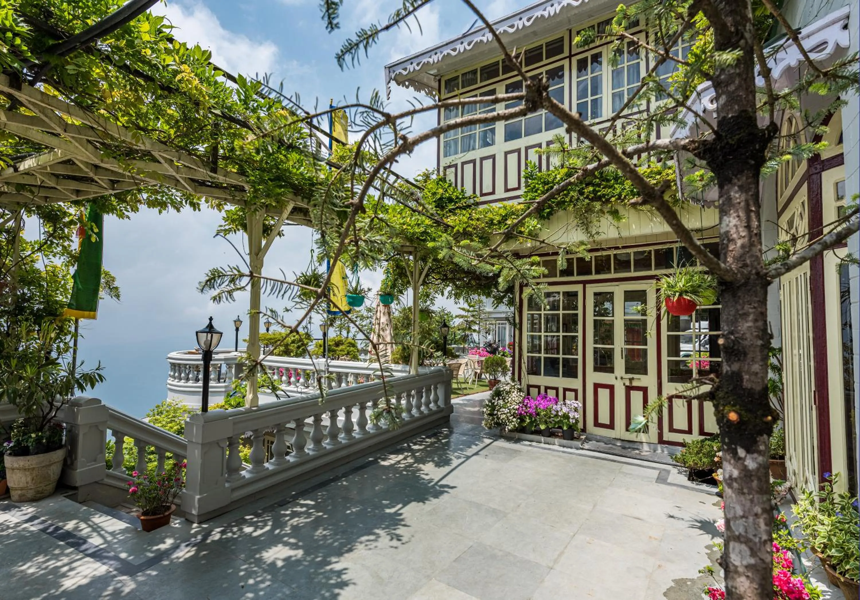 Property building in Udaan Dekeling Resort, Darjeeling