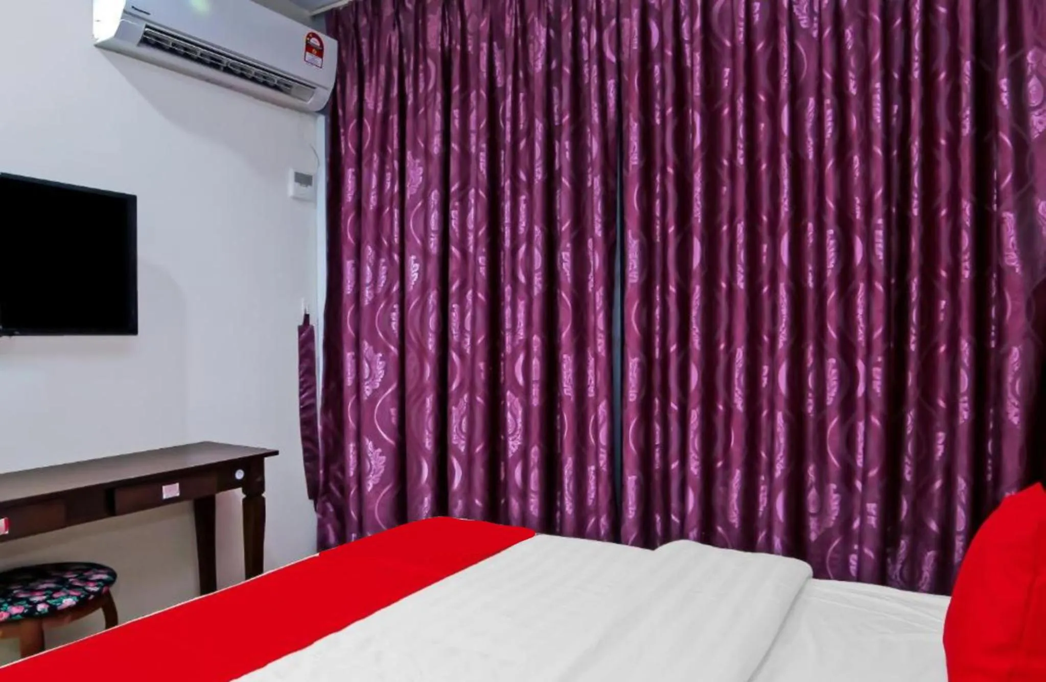 Bedroom, Bed in Holiday Mansion Inn Sibu