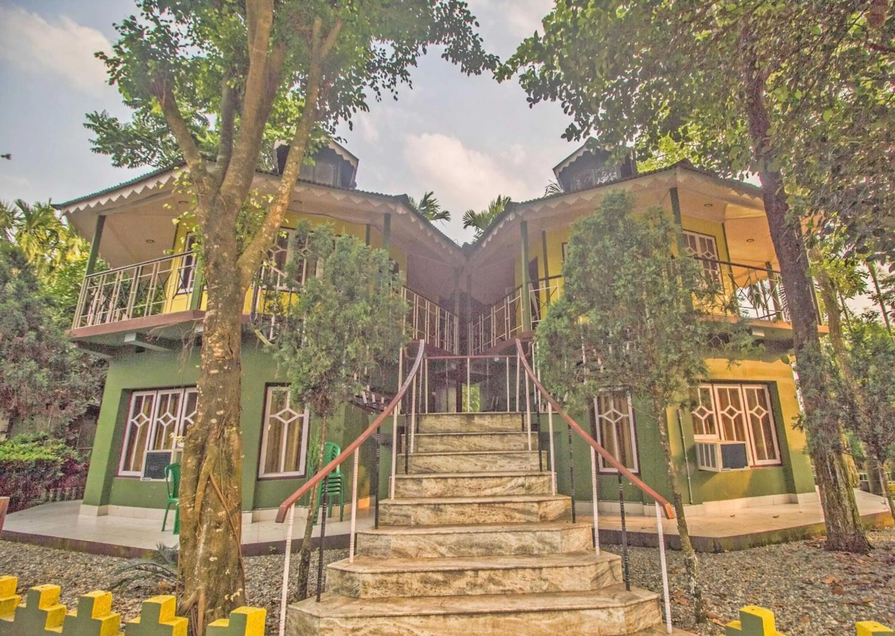 Facade/entrance in Hotel O 46691 Jaldapara Rhino Resort