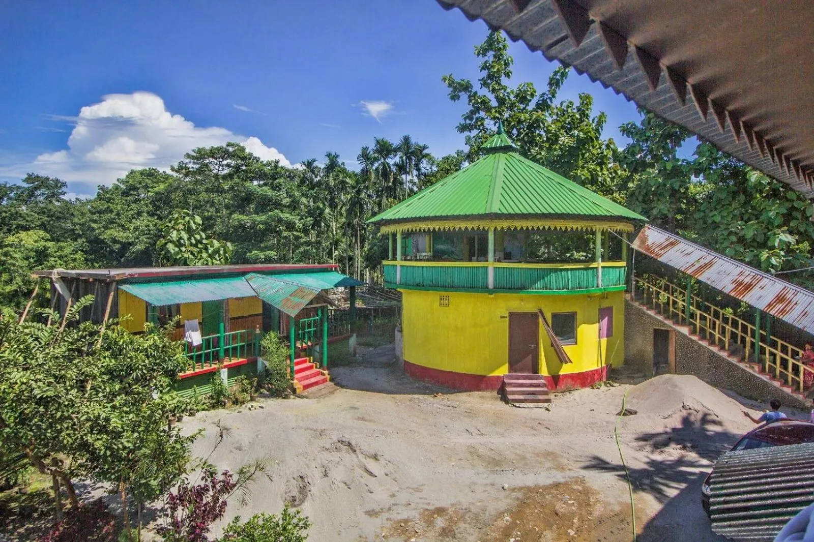 Facade/entrance in Hotel O 46691 Jaldapara Rhino Resort