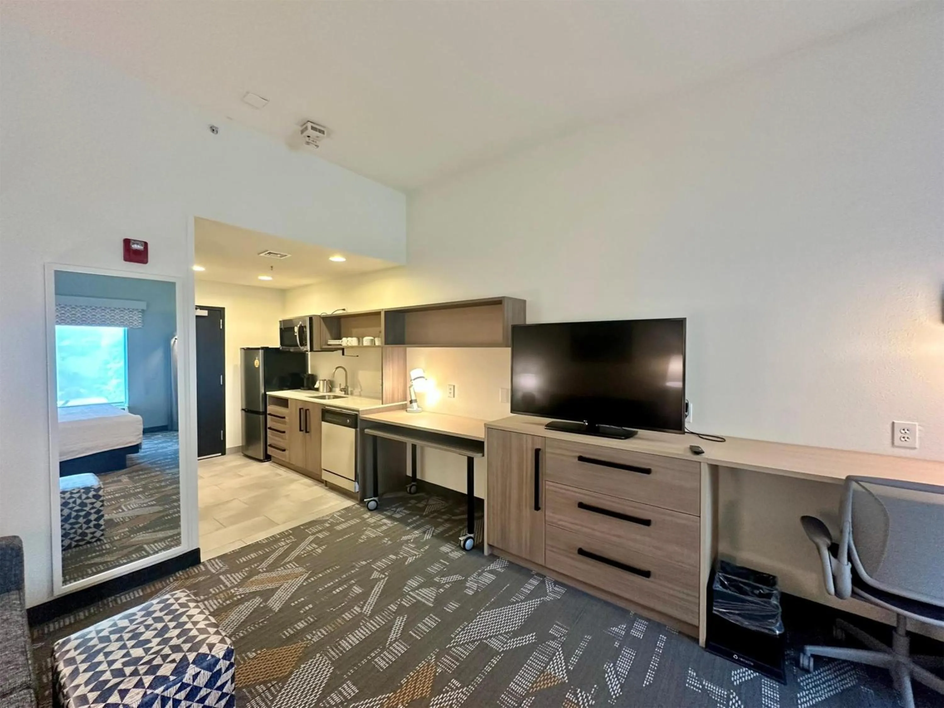 Living room in Home2 Suites by Hilton Rahway