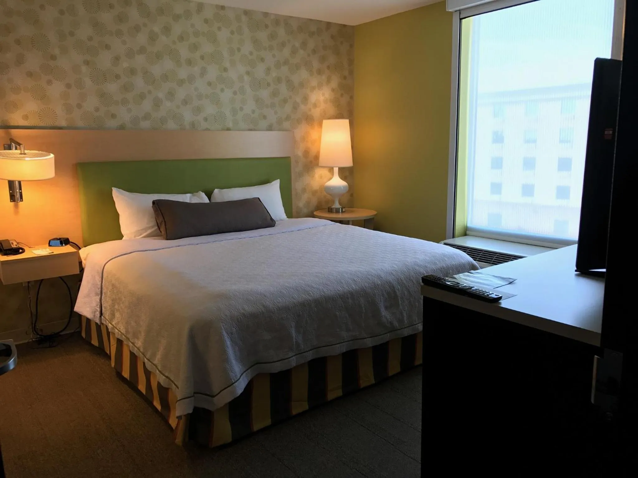 Bed in Home2 Suites by Hilton Rahway
