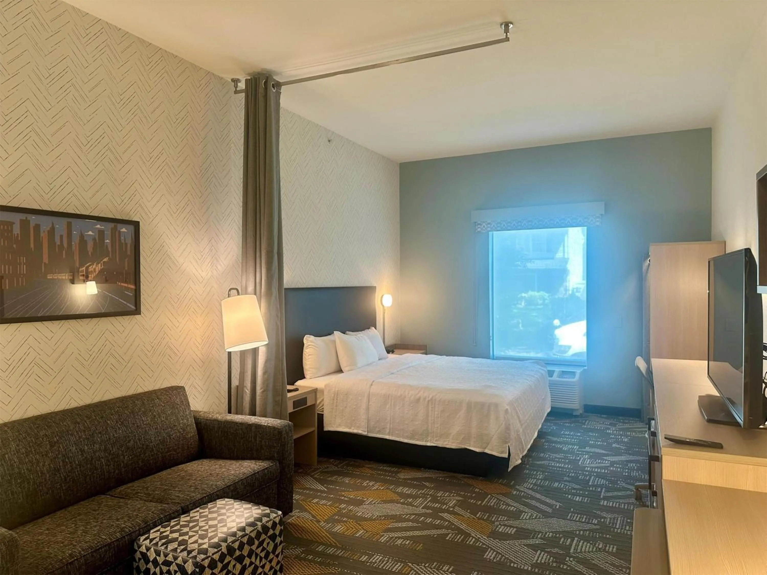 Living room, Bed in Home2 Suites by Hilton Rahway