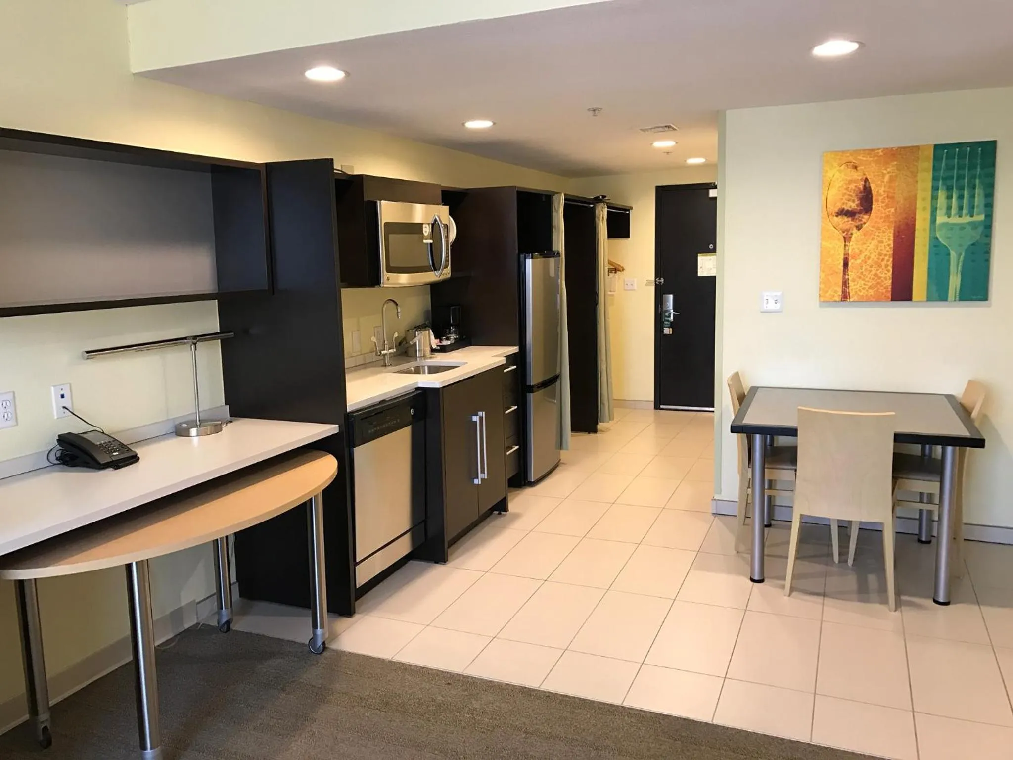 Kitchen or kitchenette in Home2 Suites by Hilton Rahway