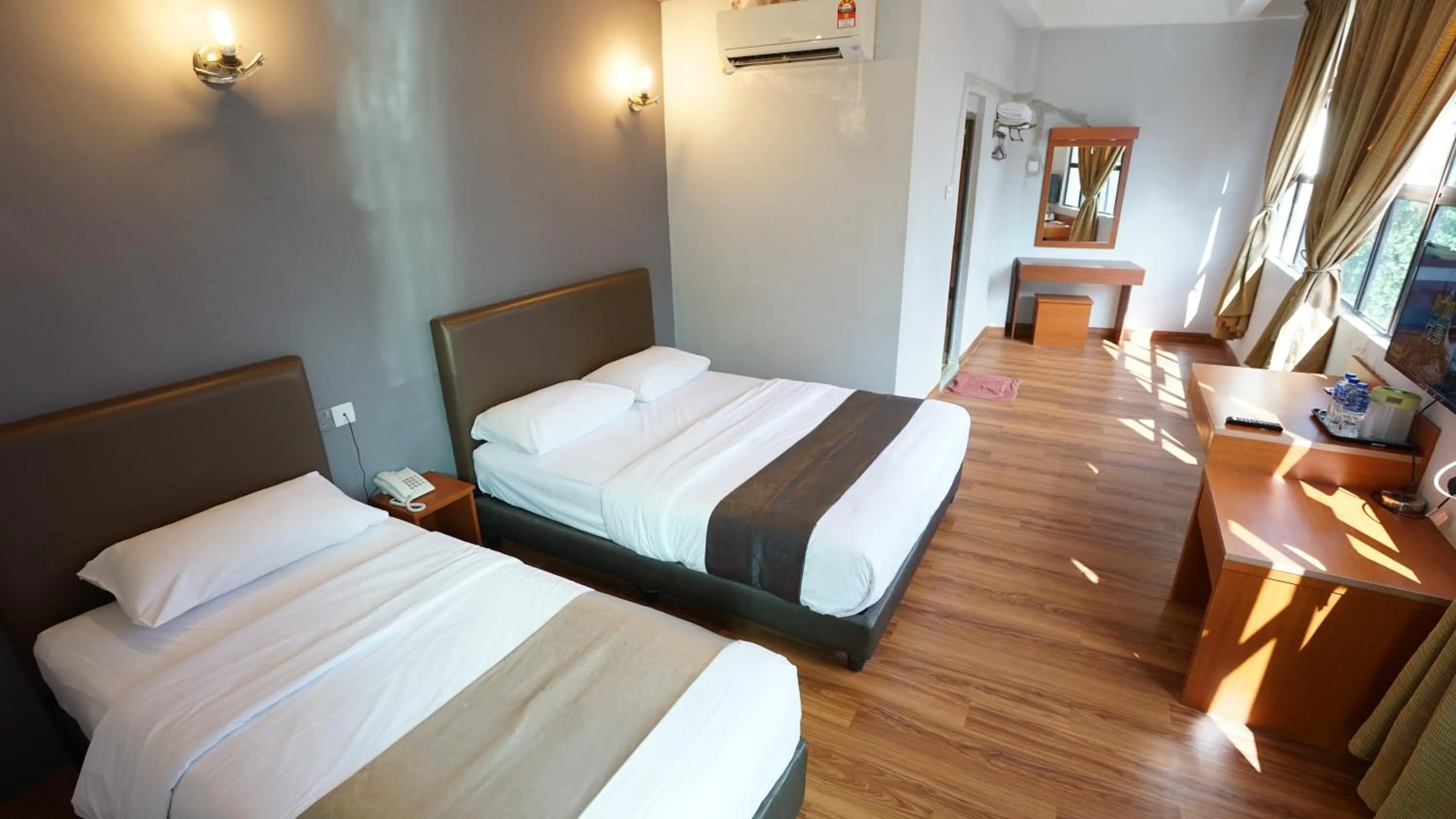 Bed in Zen Zeng Hotel